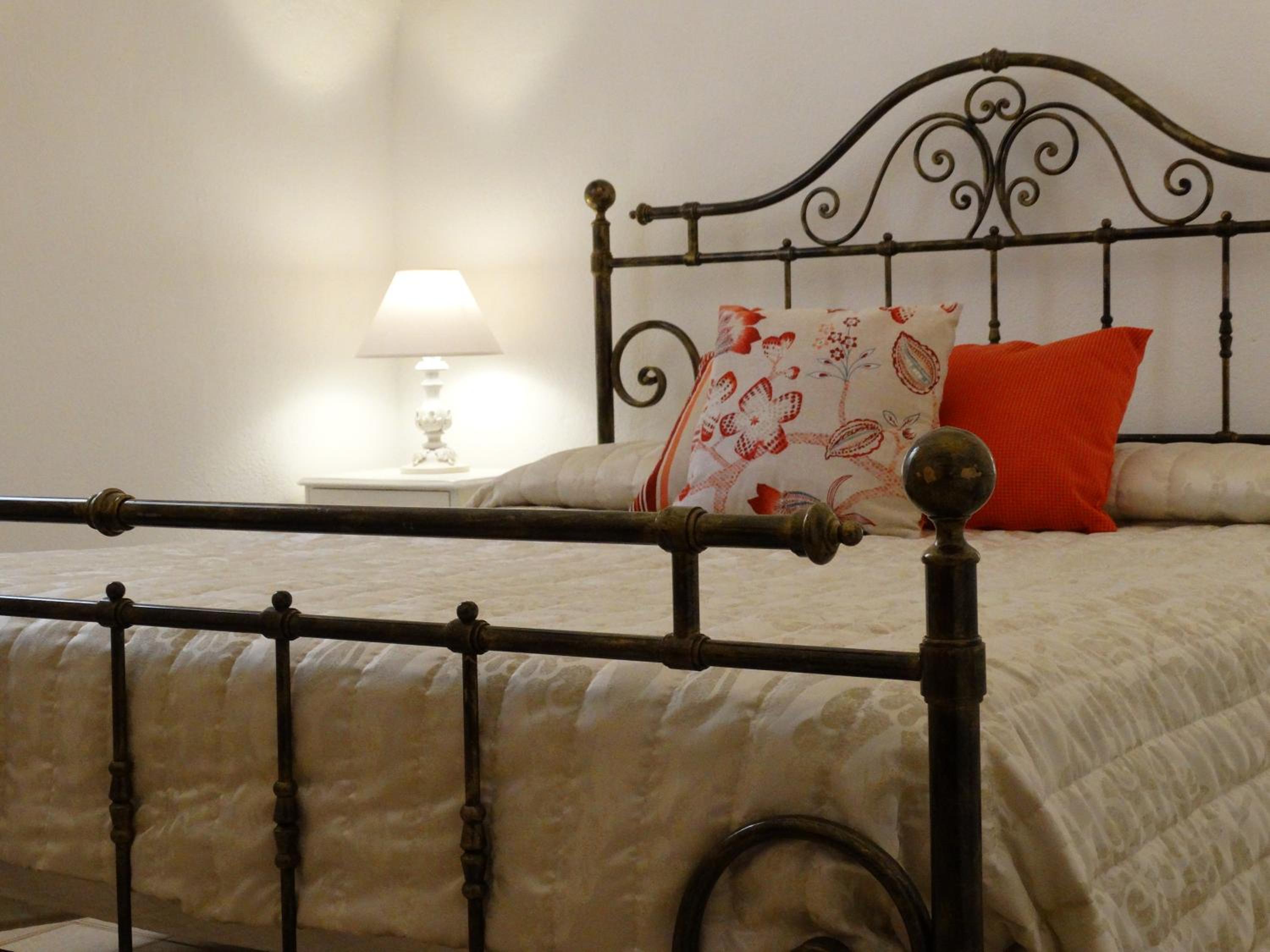 Double Room with Private Bathroom - Photo 8