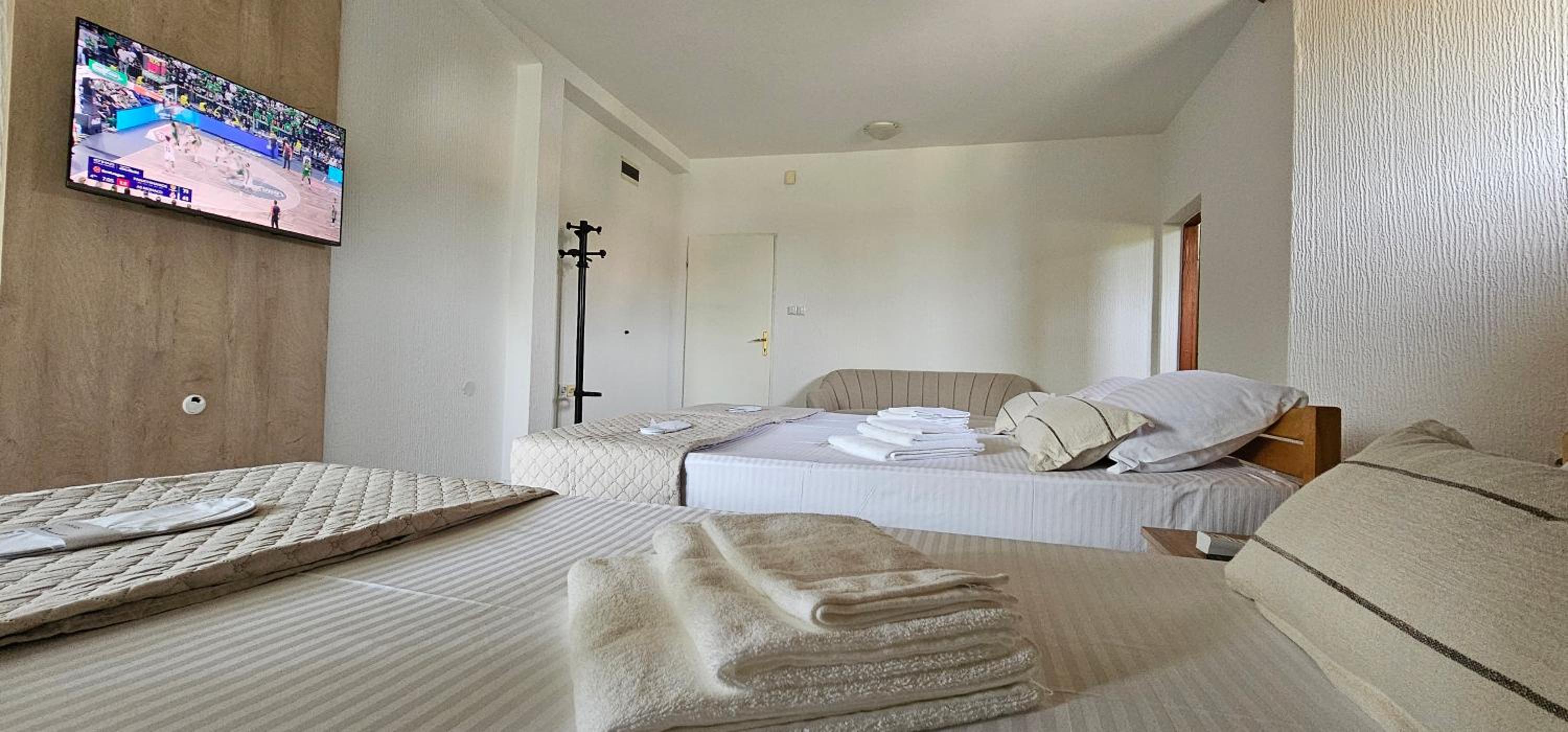 One-Bedroom Apartment photo 1