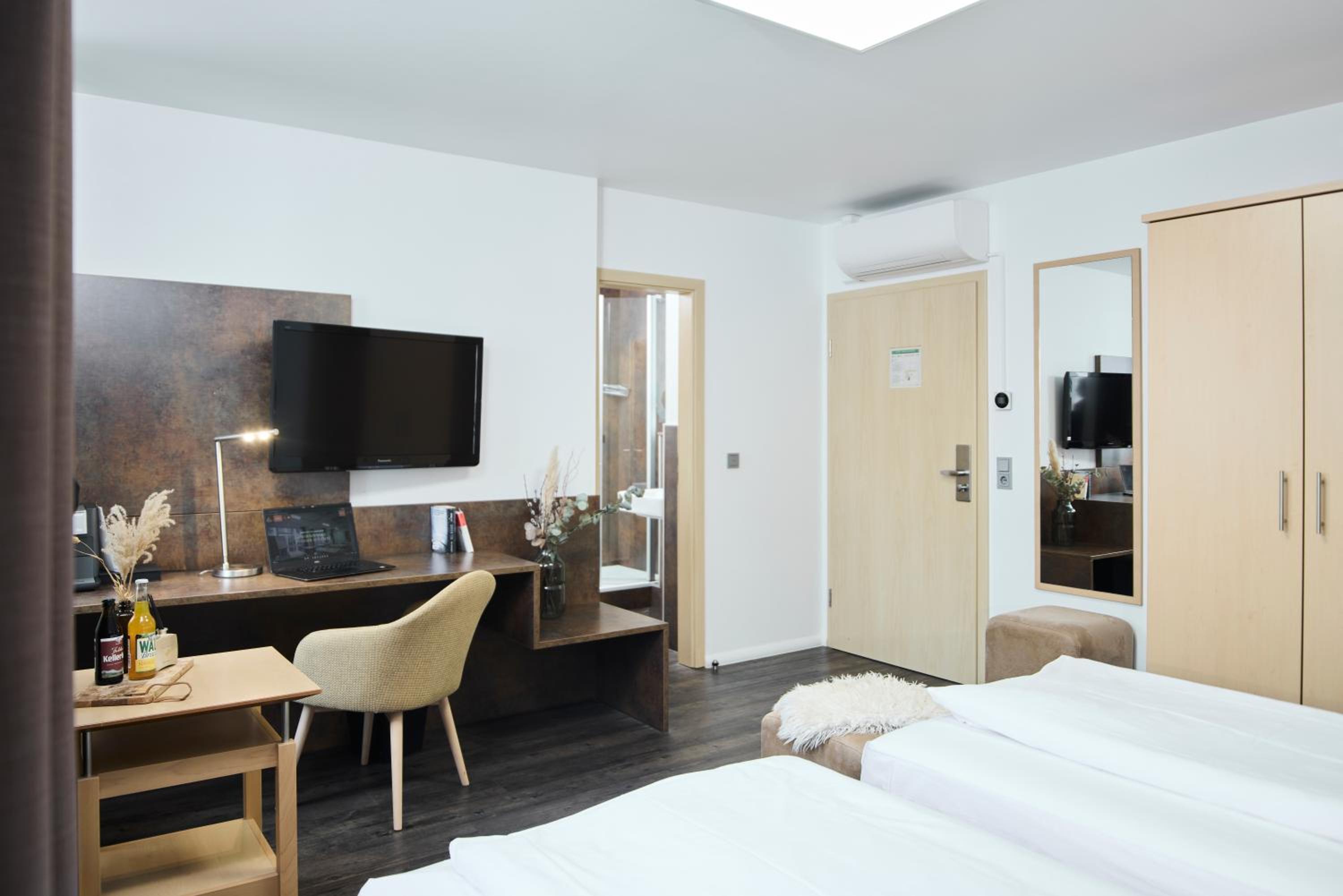 Standard Double Room photo 2