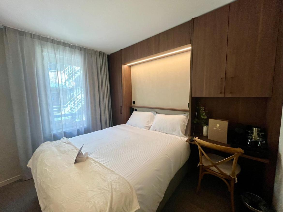 Small Single Room photo 3