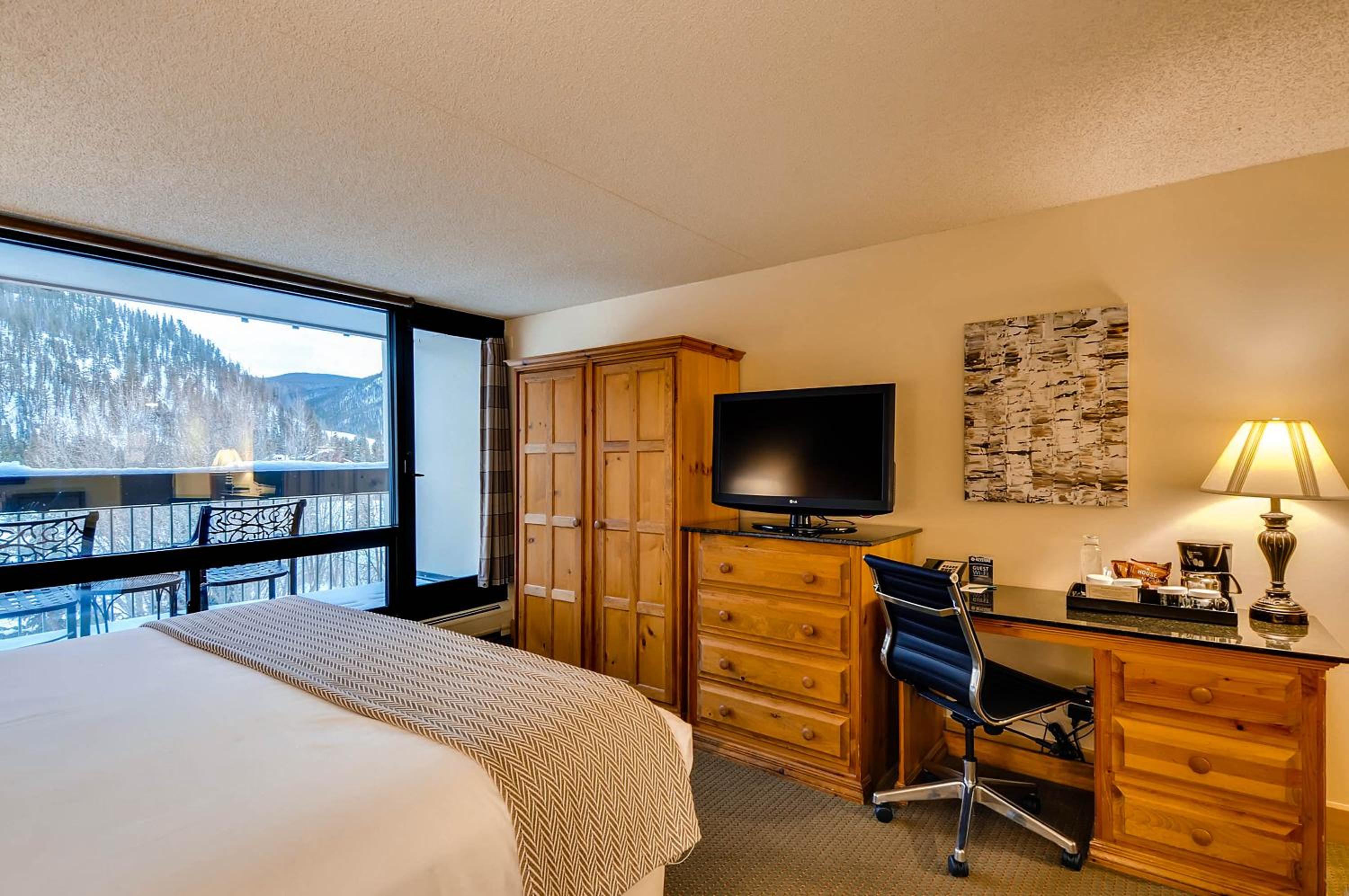 Lodge King Room - Photo 5
