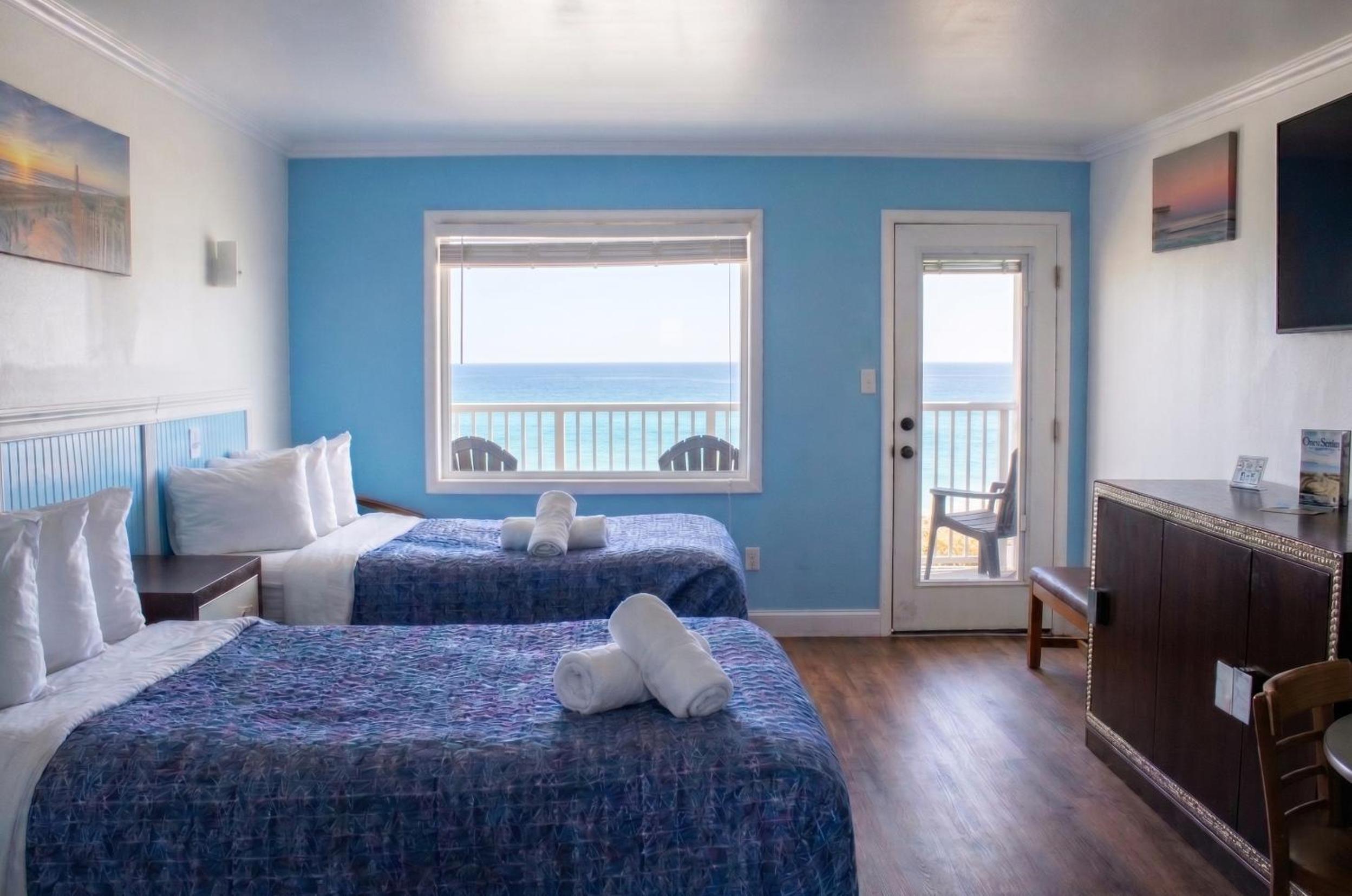 Two Double Bed Ocean Front - Third Floor - Photo 3