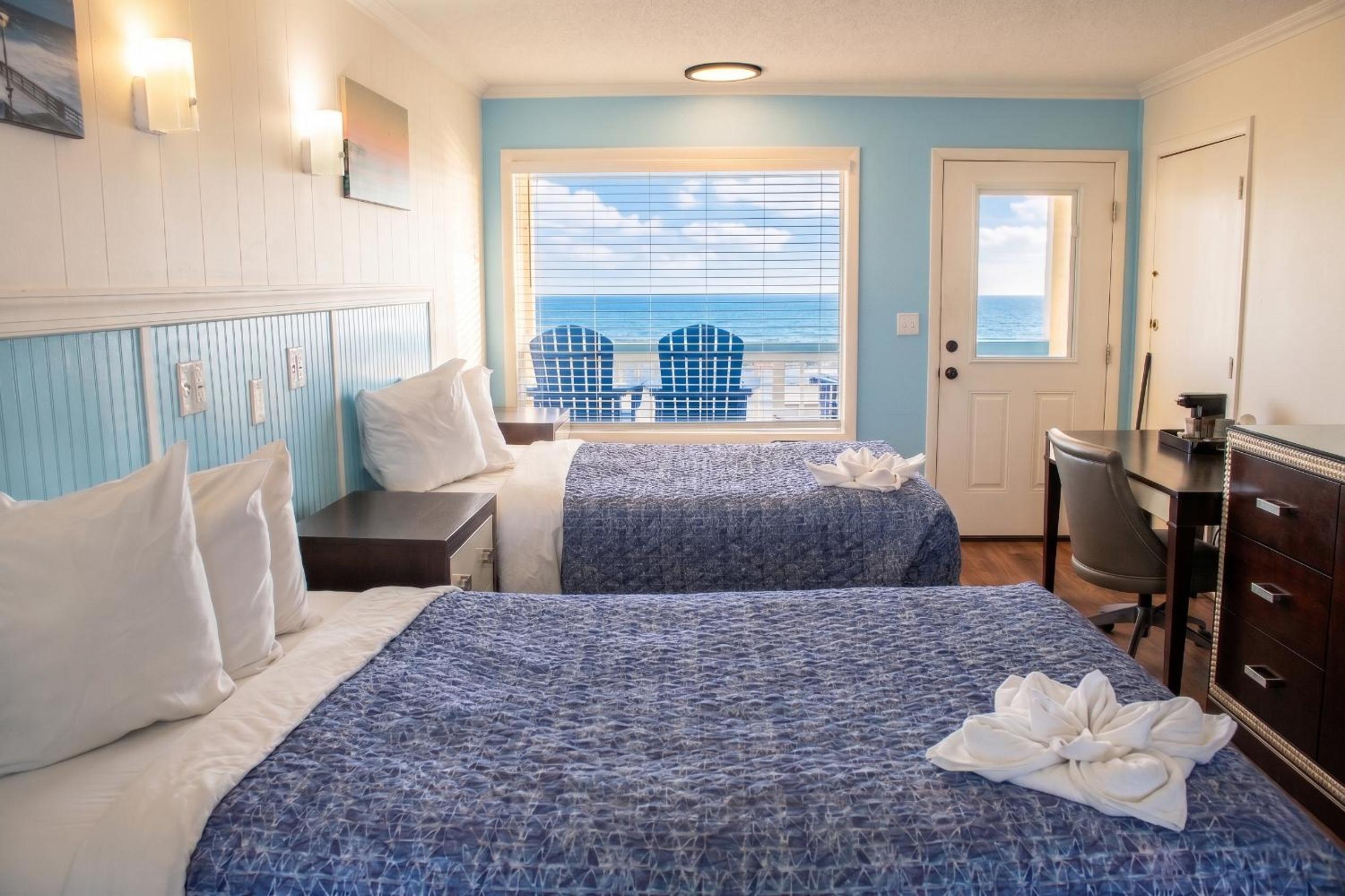 Two Double Bed With Kitchen Ocean Front- Third Floor - Photo 5