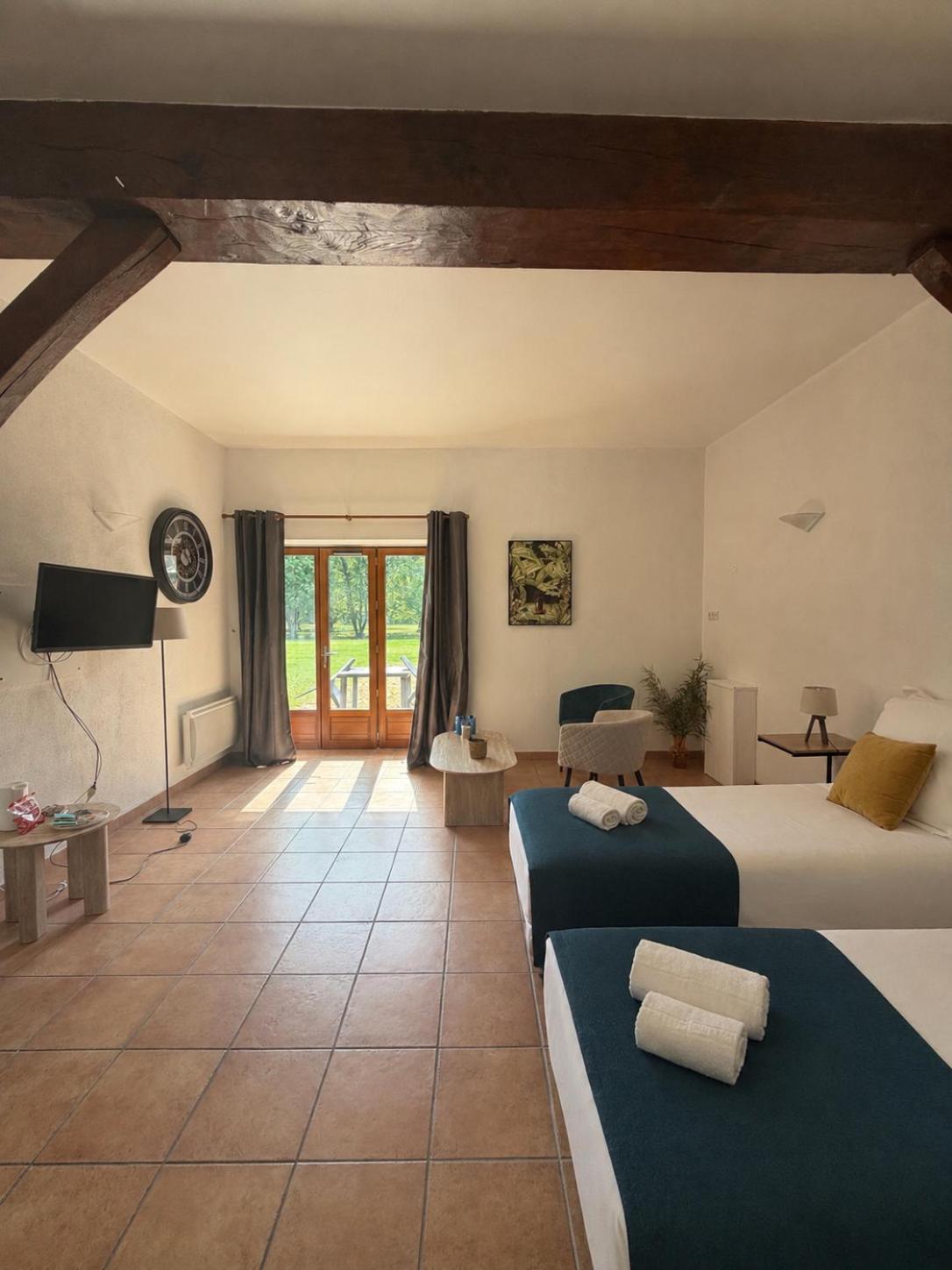 Large Double Room photo 3