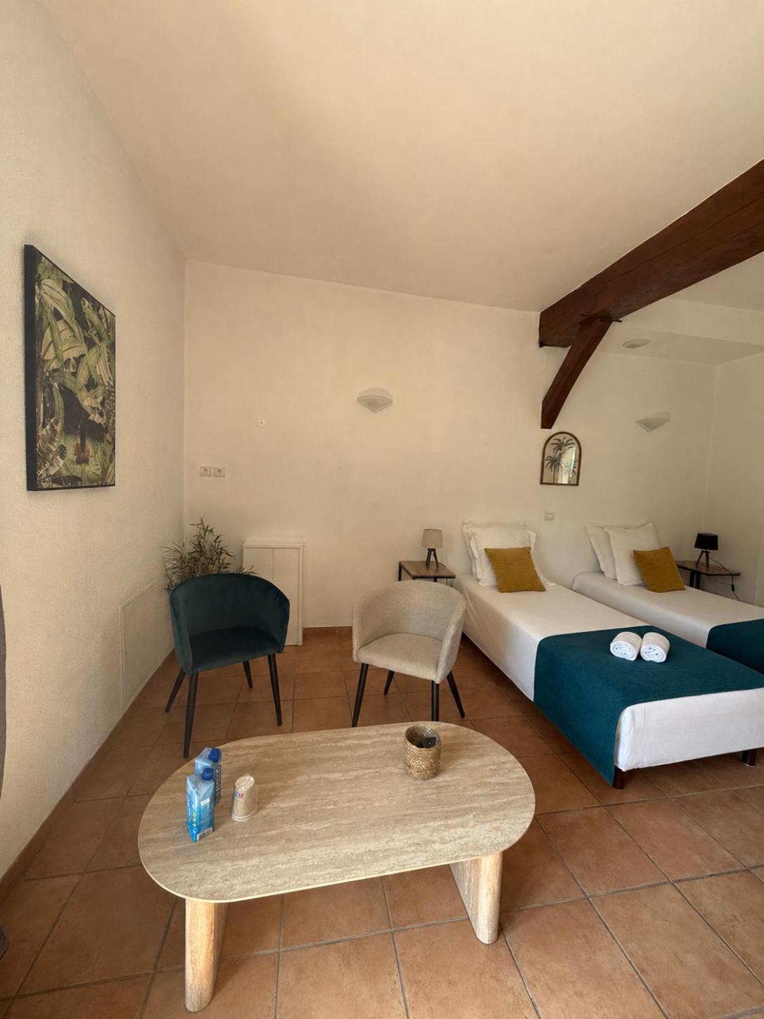 Large Double Room photo 2