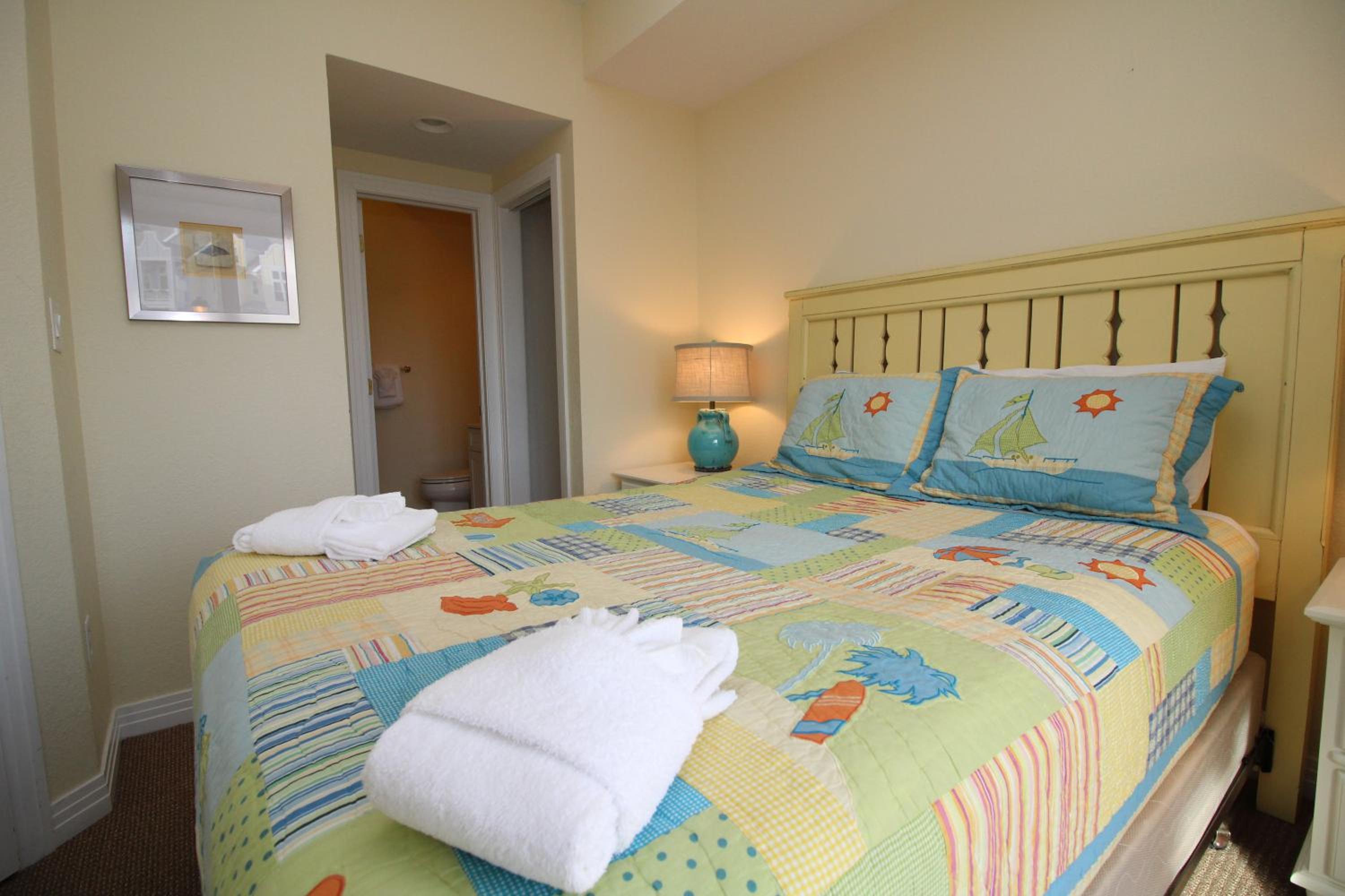 Deluxe Three-Bedroom Apartment