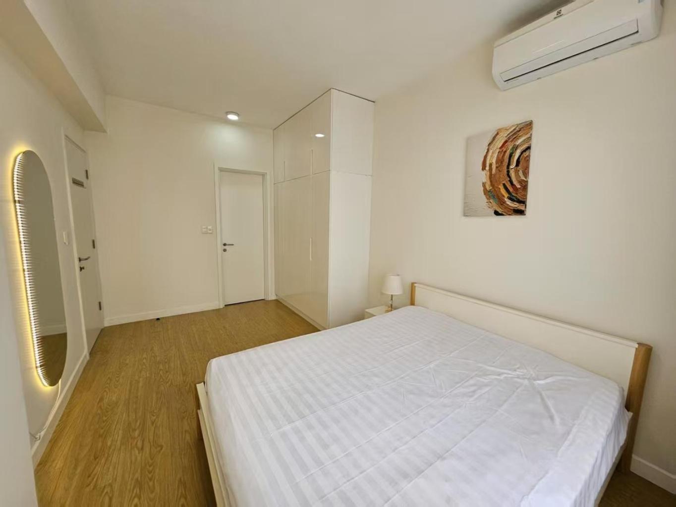 Two-Bedroom Deluxe Apartment with Balcony