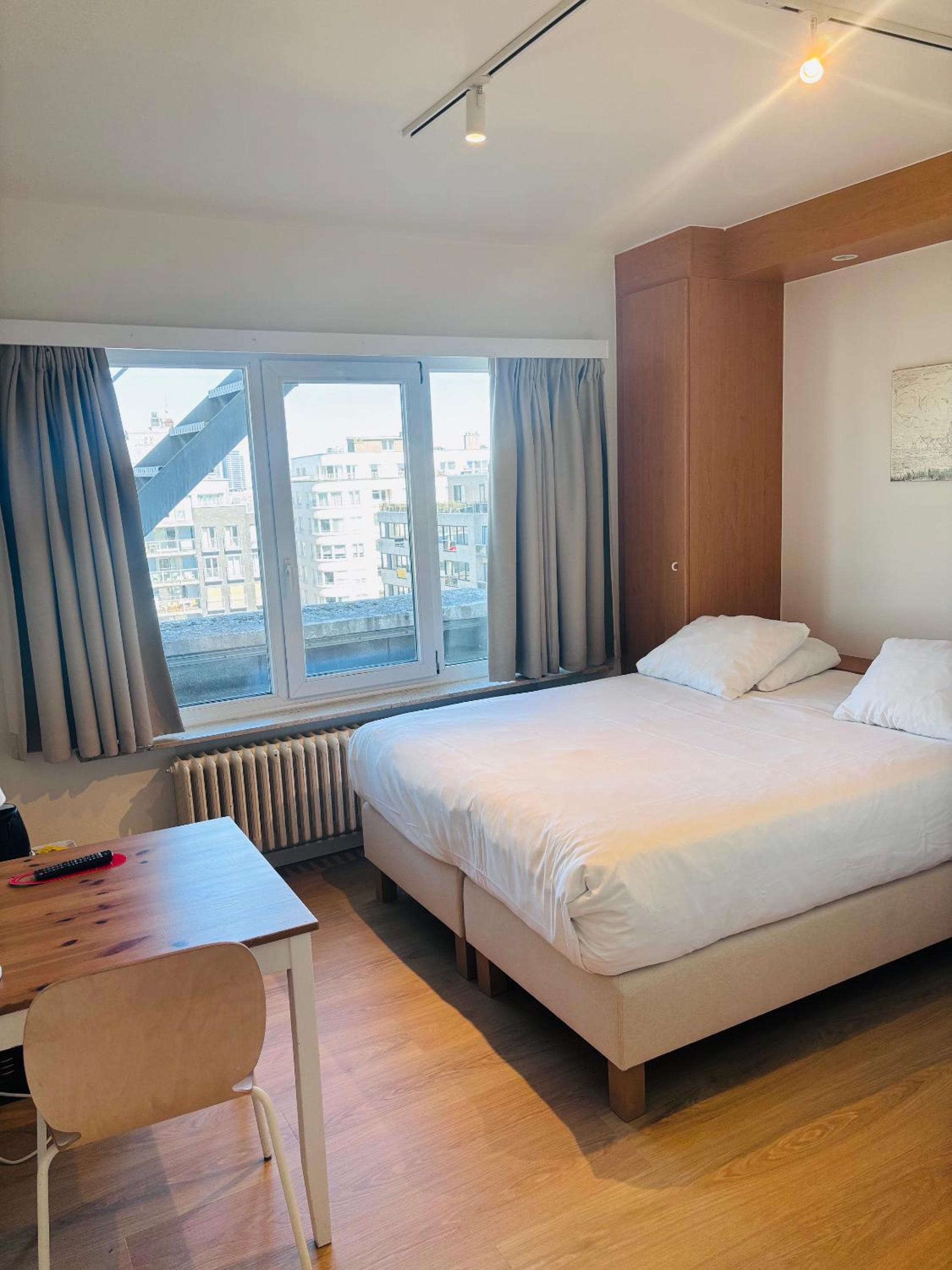 Small Comfort Double Room with City View photo 2