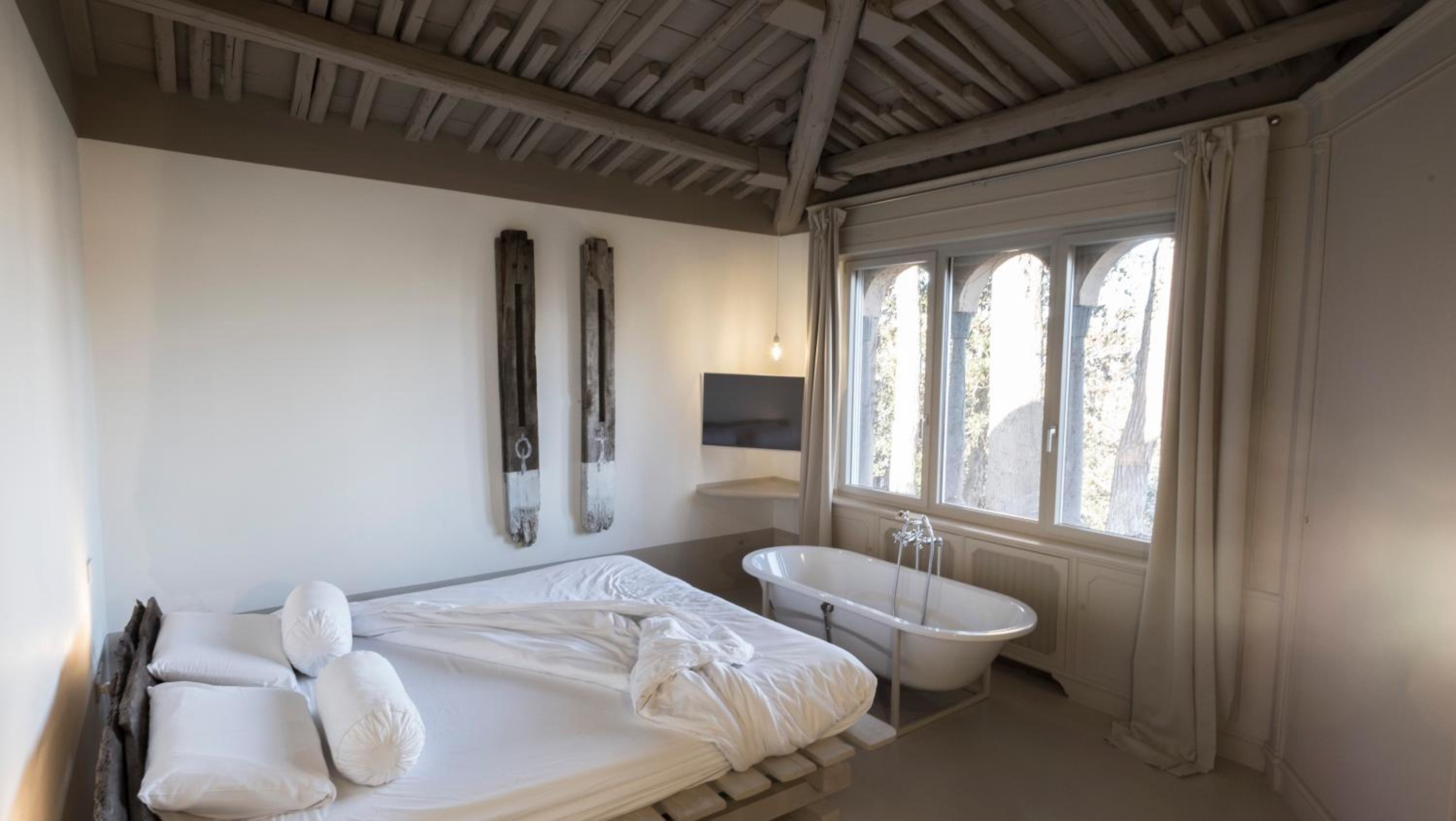 Large Double Room photo 1