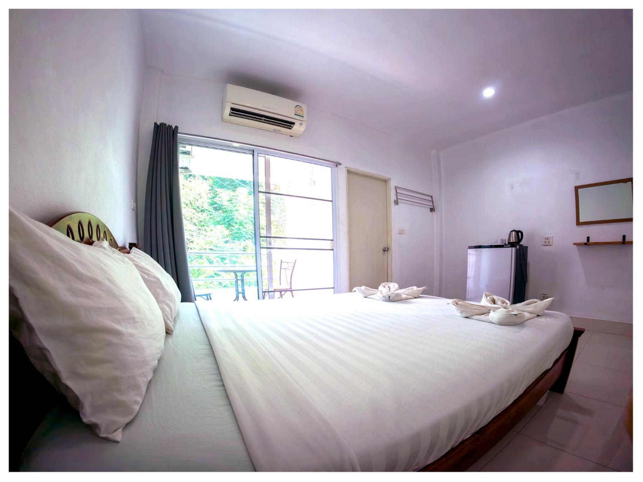 Standard Air-Conditioning with Balcony