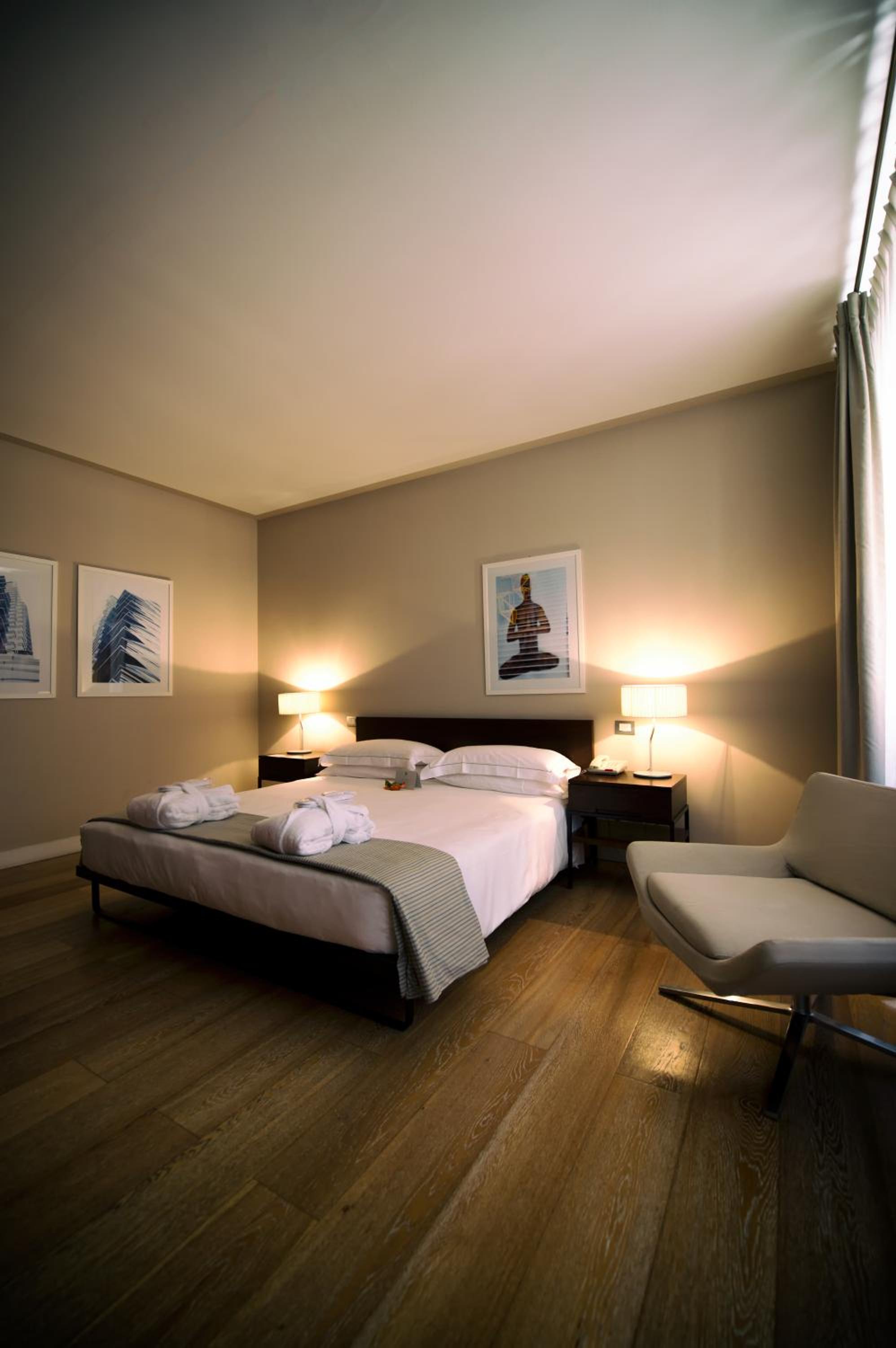 Suite - Photo 9