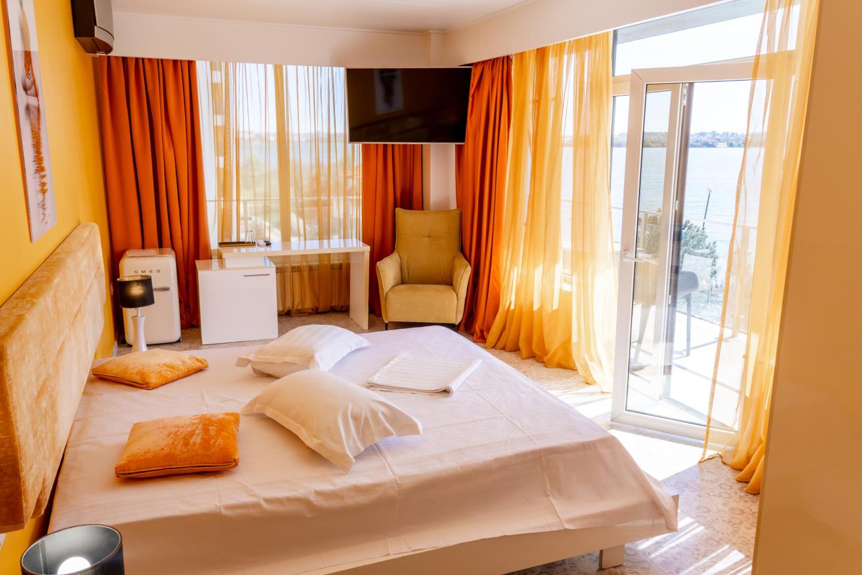 King Room with Lake View