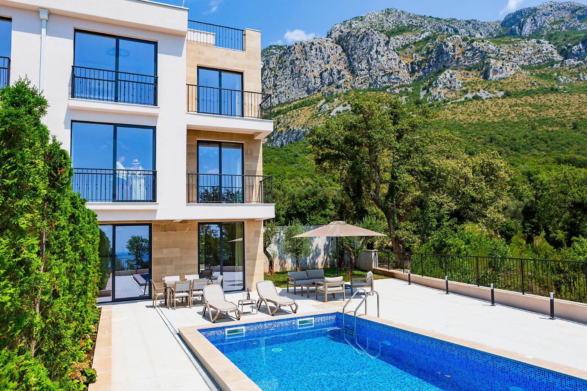 Superior Villa photo 2