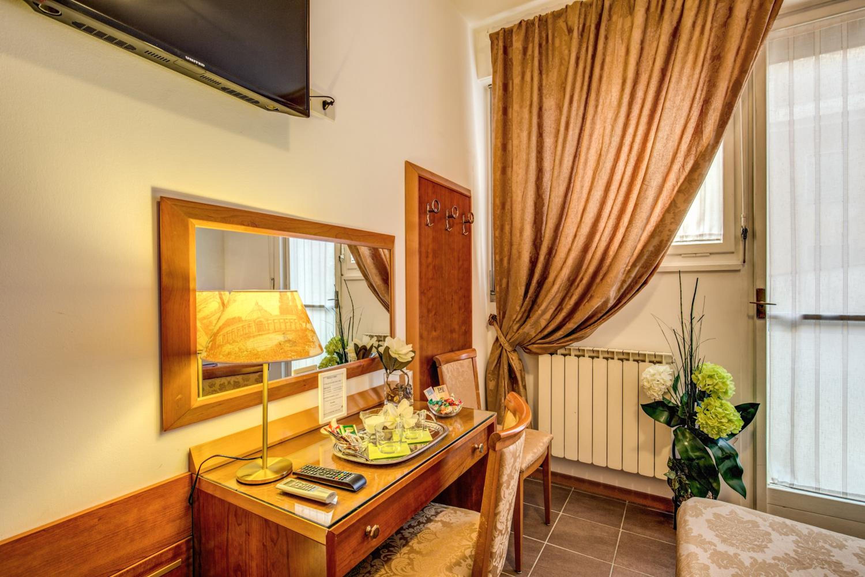 Comfort Double or Twin Room photo 3