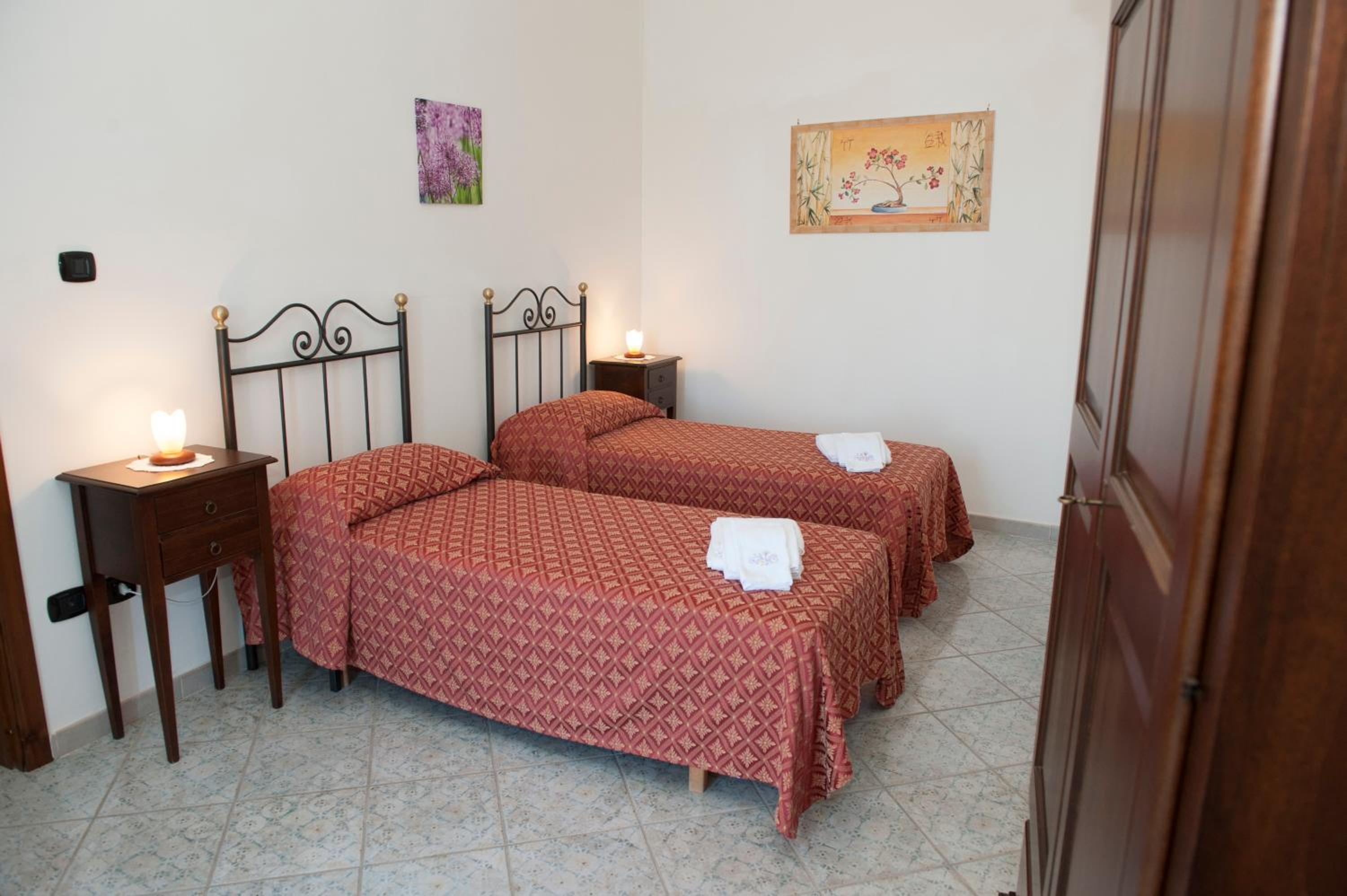 Two-Bedroom Apartment with Terrace photo 2