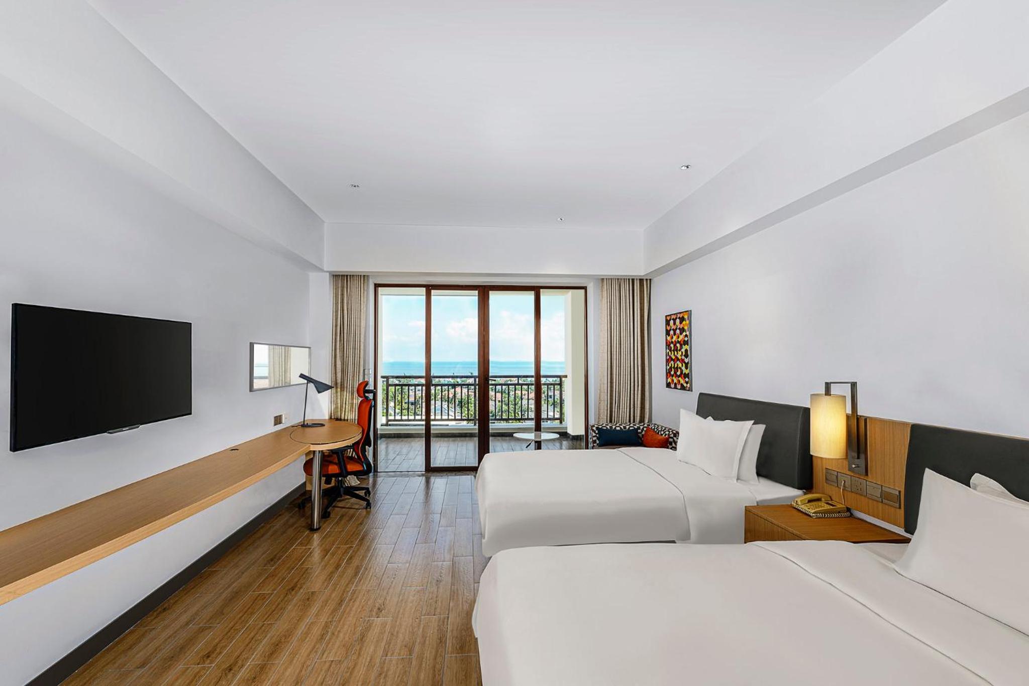 Standard Twin Room with Sea View and Balcony