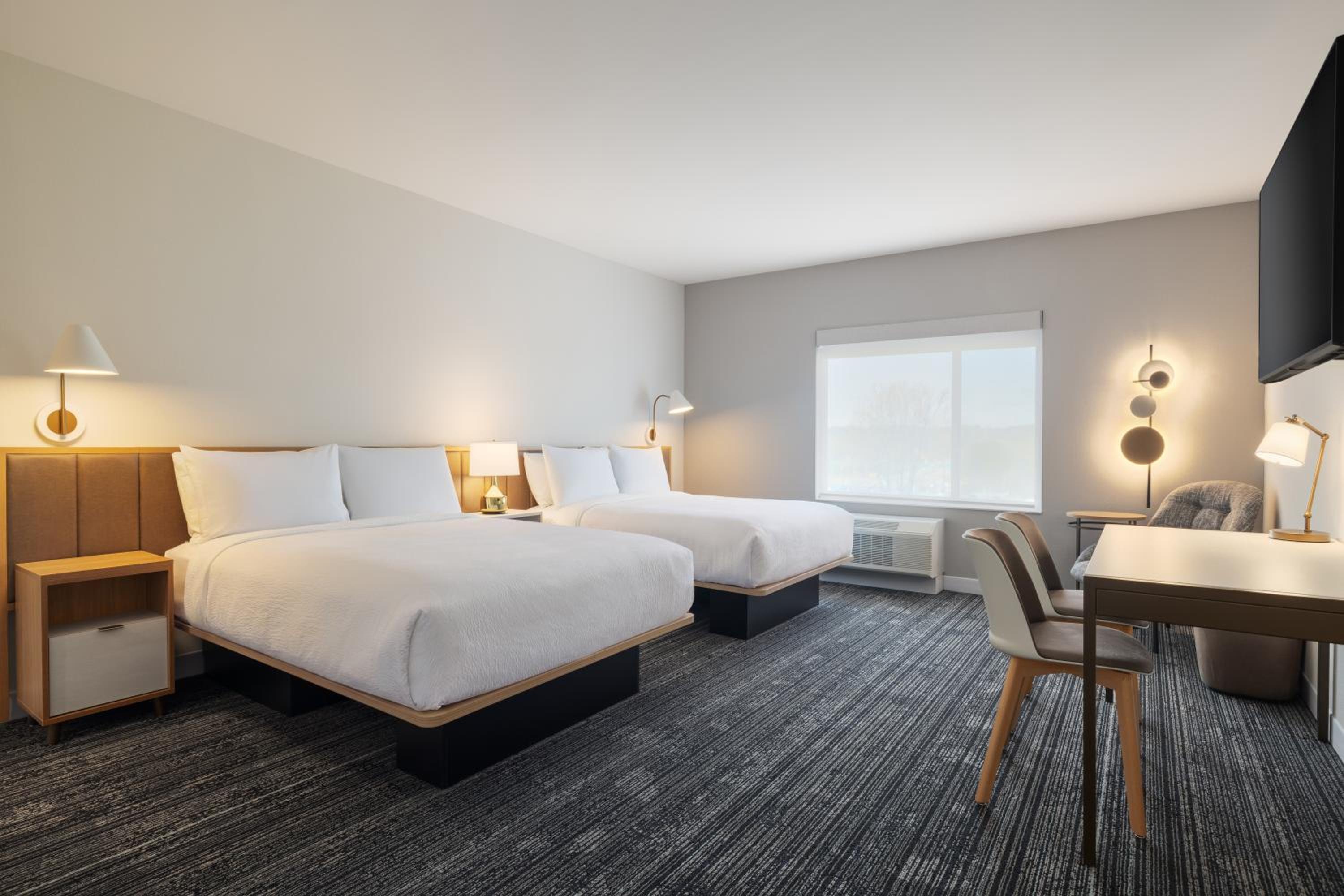 Studio Suite with Two Queen Beds - Hearing Accessible photo 2