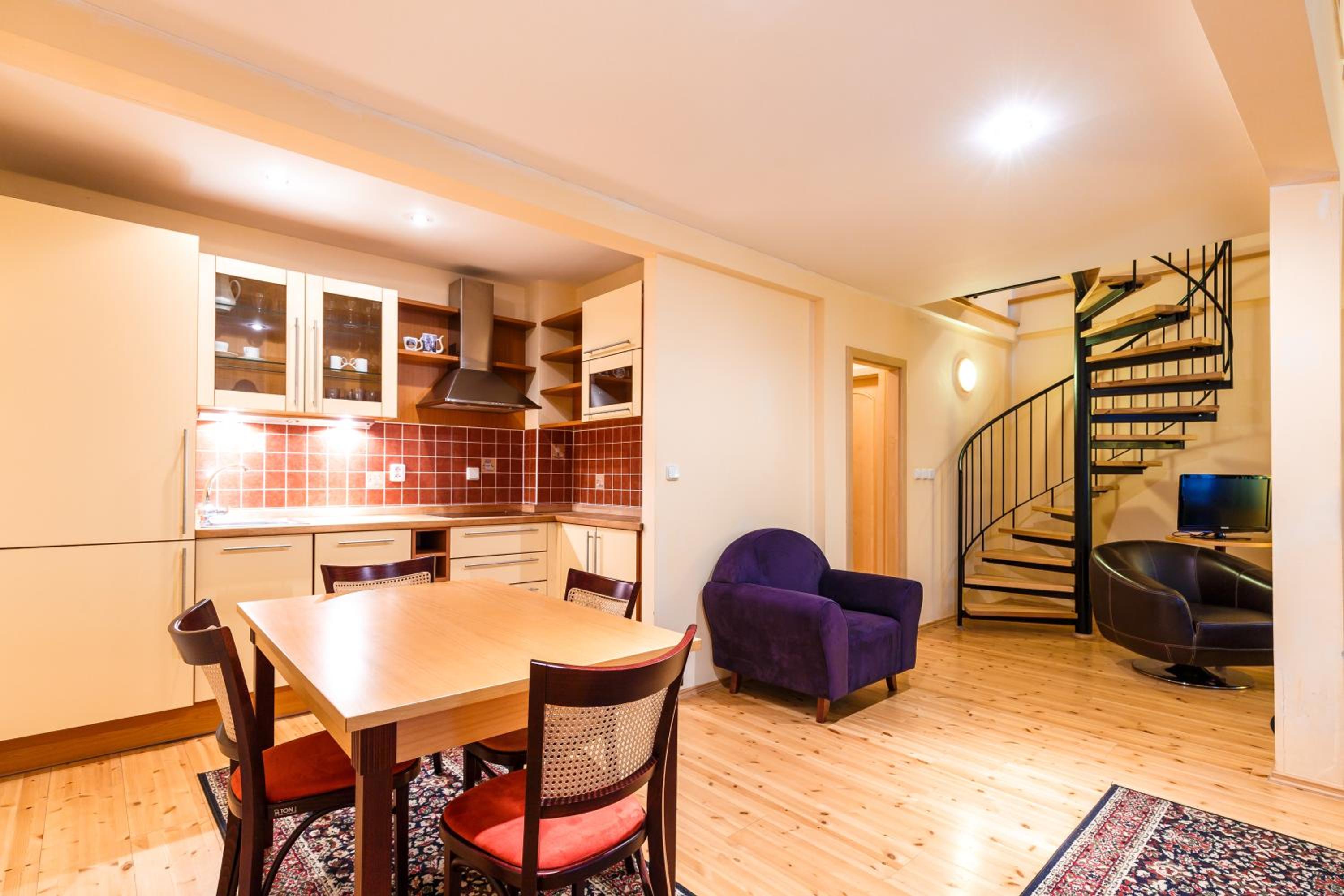 Two-Bedroom Penthouse Apartment - Photo 7