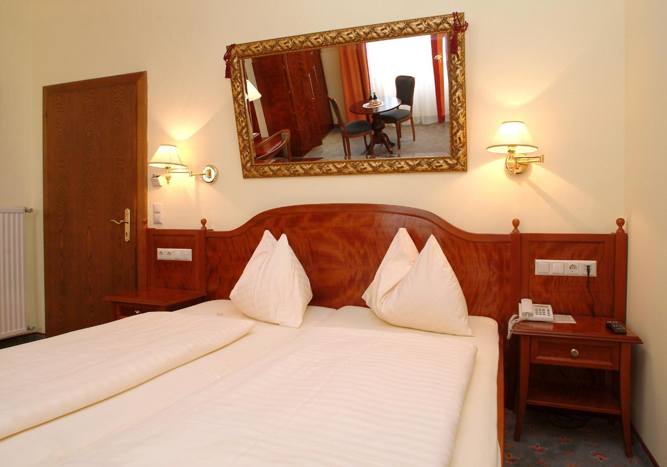 Double Room with Whirlpool photo 2