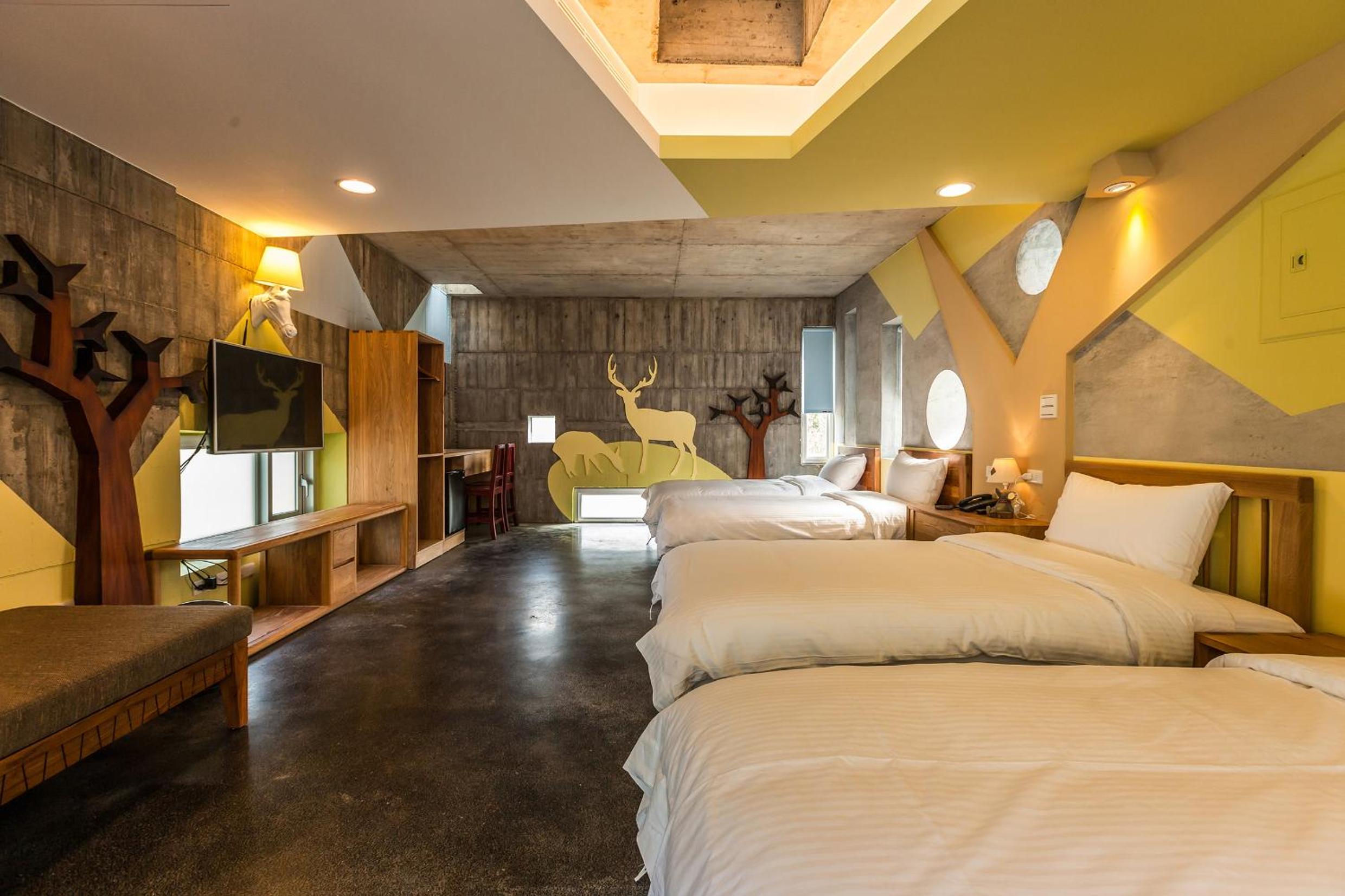 Quadruple Room with Bath photo 3