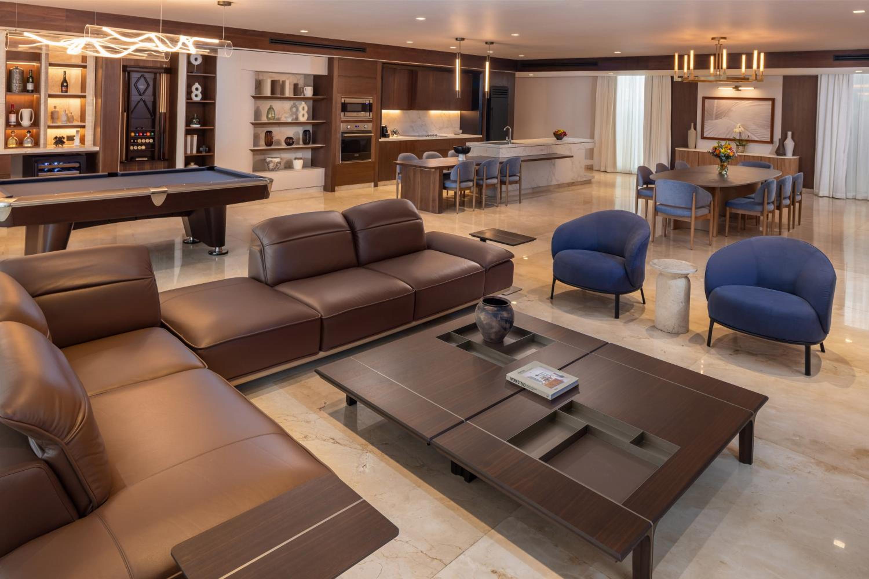 Grand Three Bedroom Sunset Villa thumbnail 5