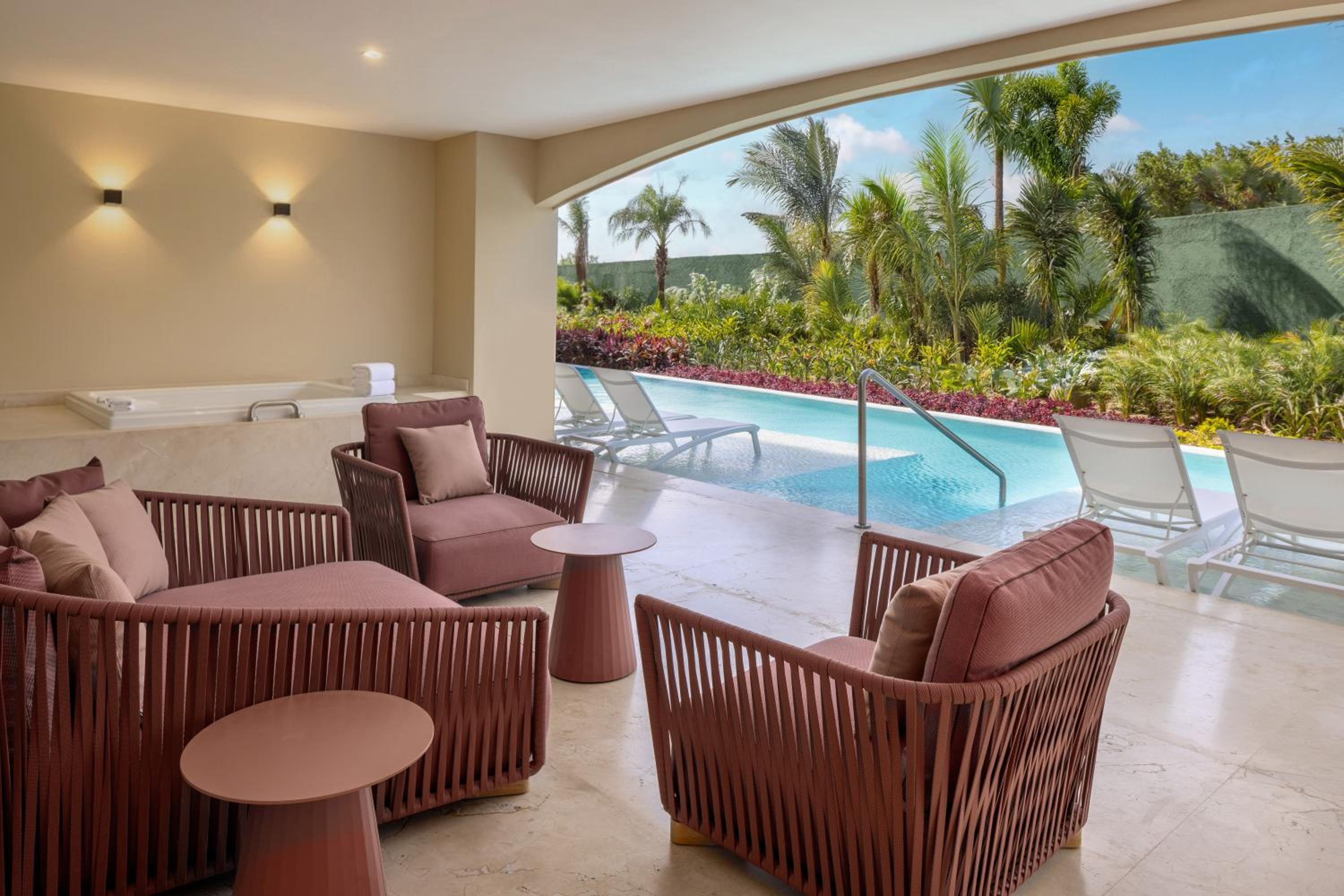 Grand Three Bedroom Swim-up Villa