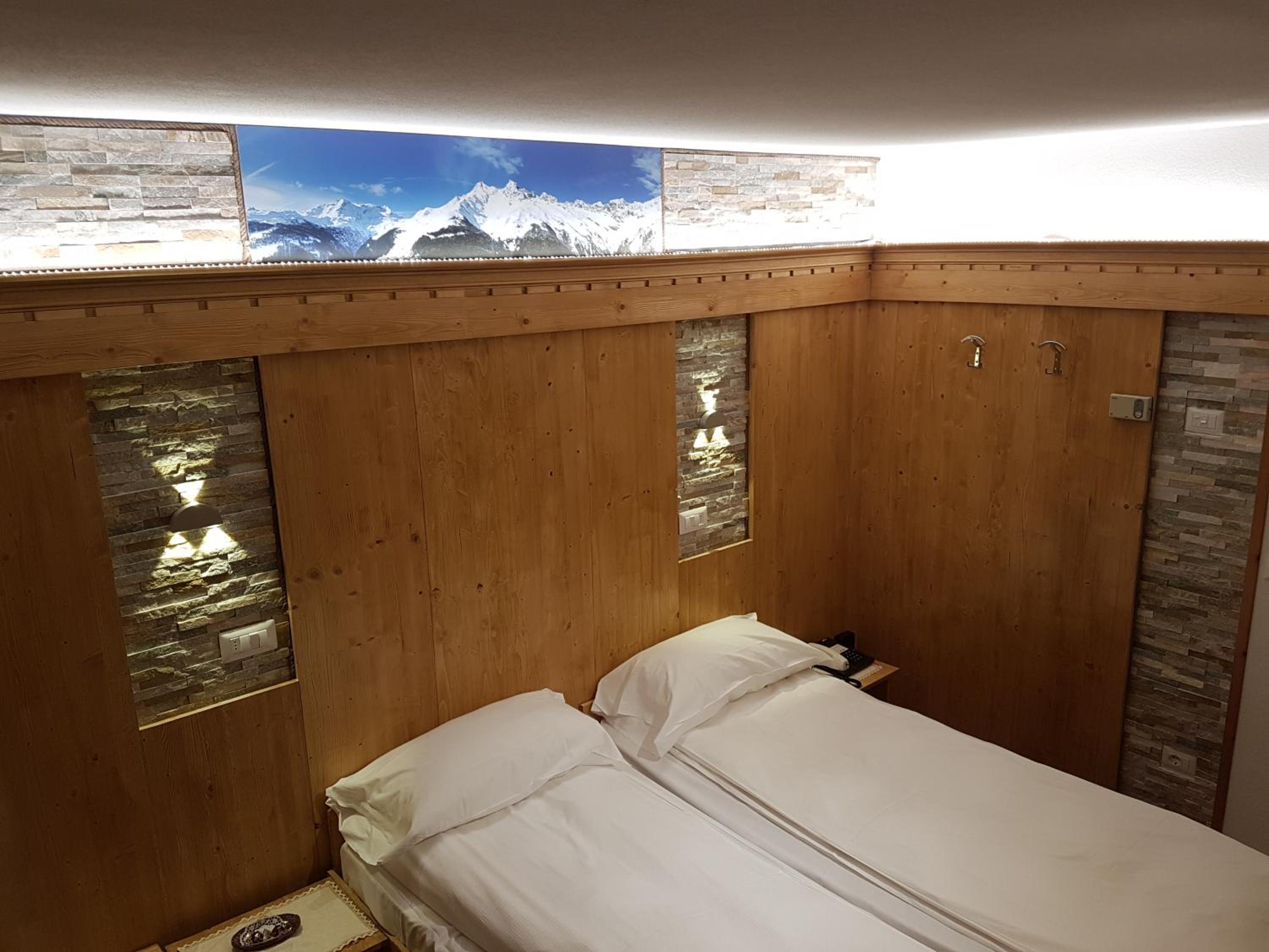 Double or Twin Room - Photo 2