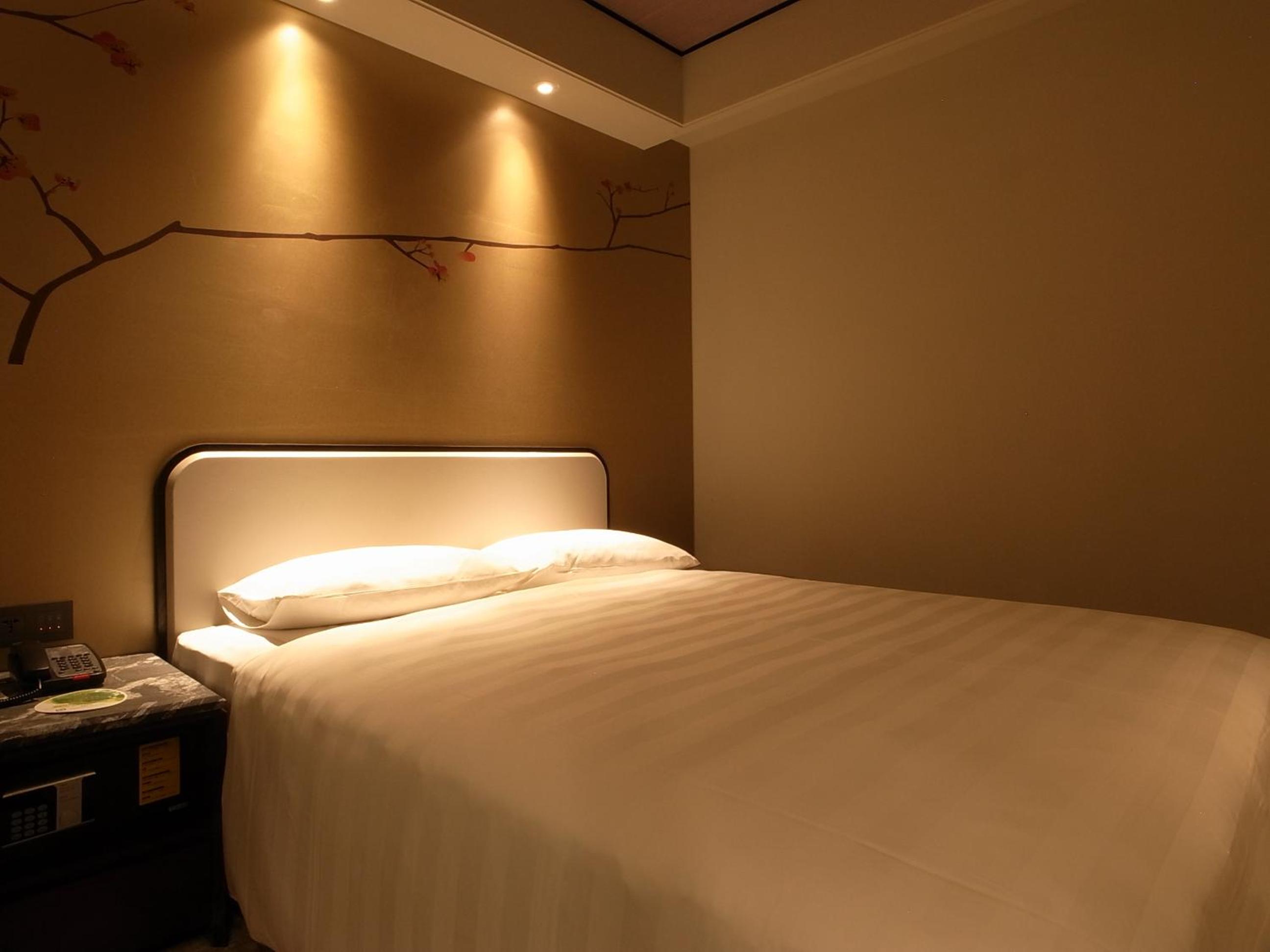 Double Room - No Window - Photo 6