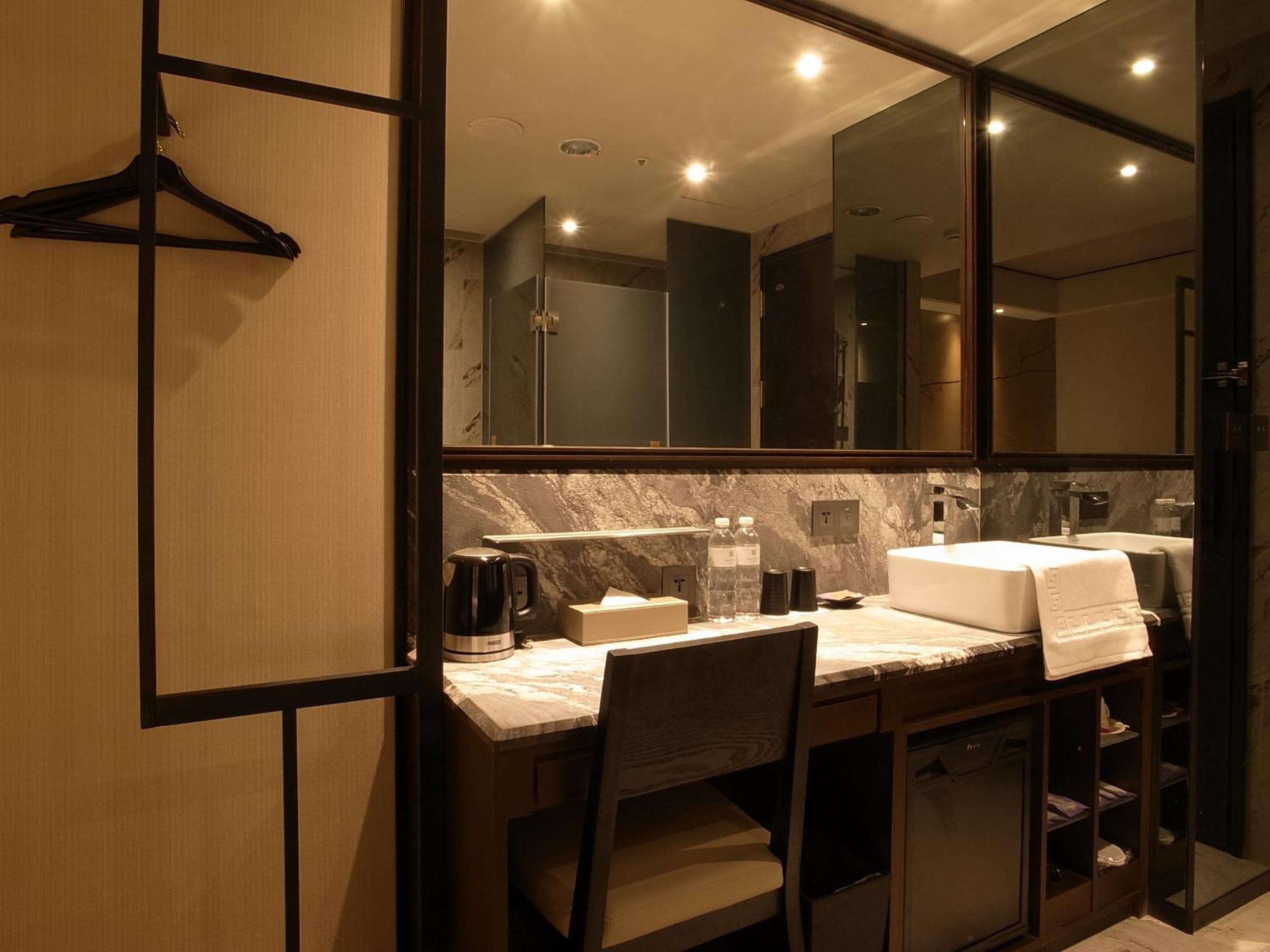 Double Room - No Window - Photo 4