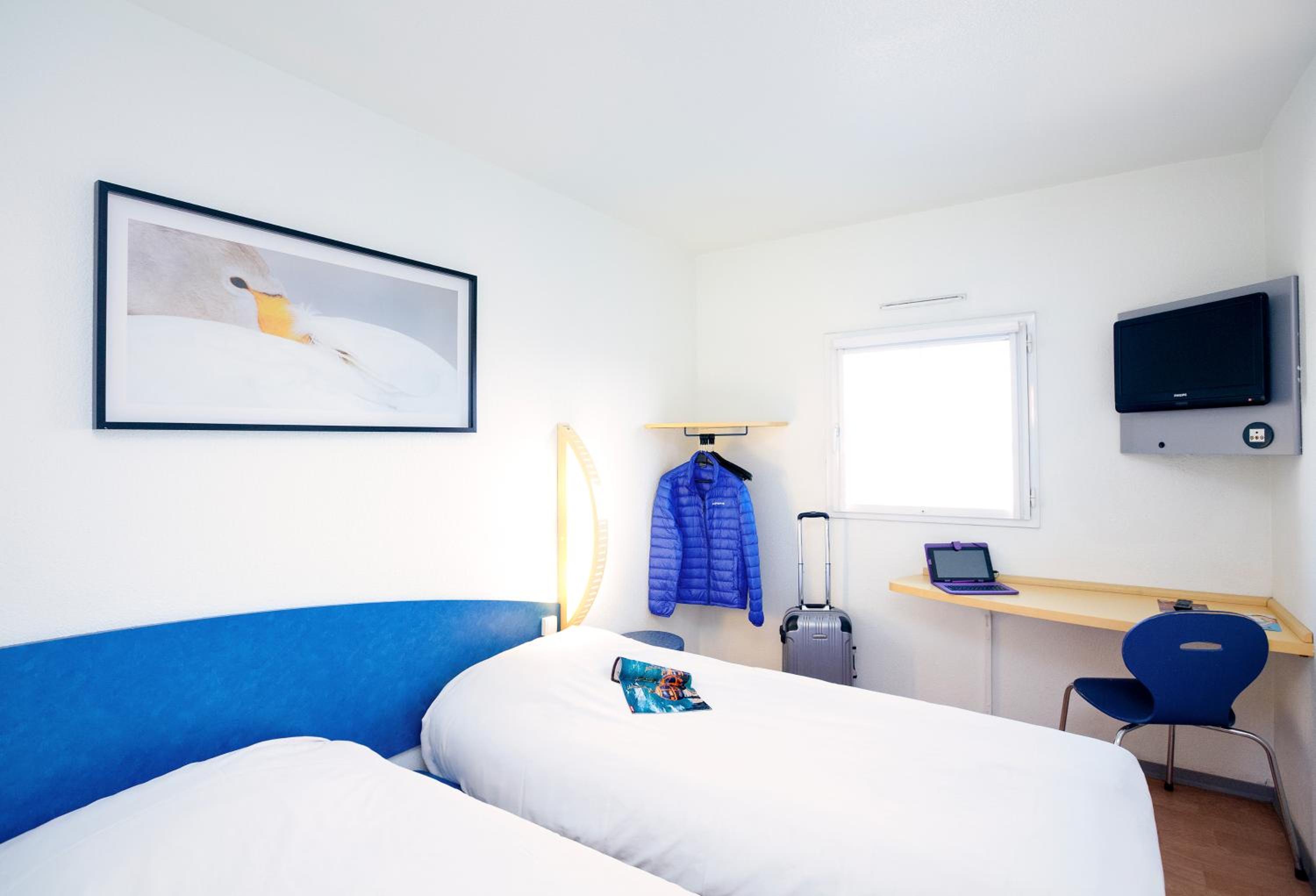 Twin Room - Photo 1