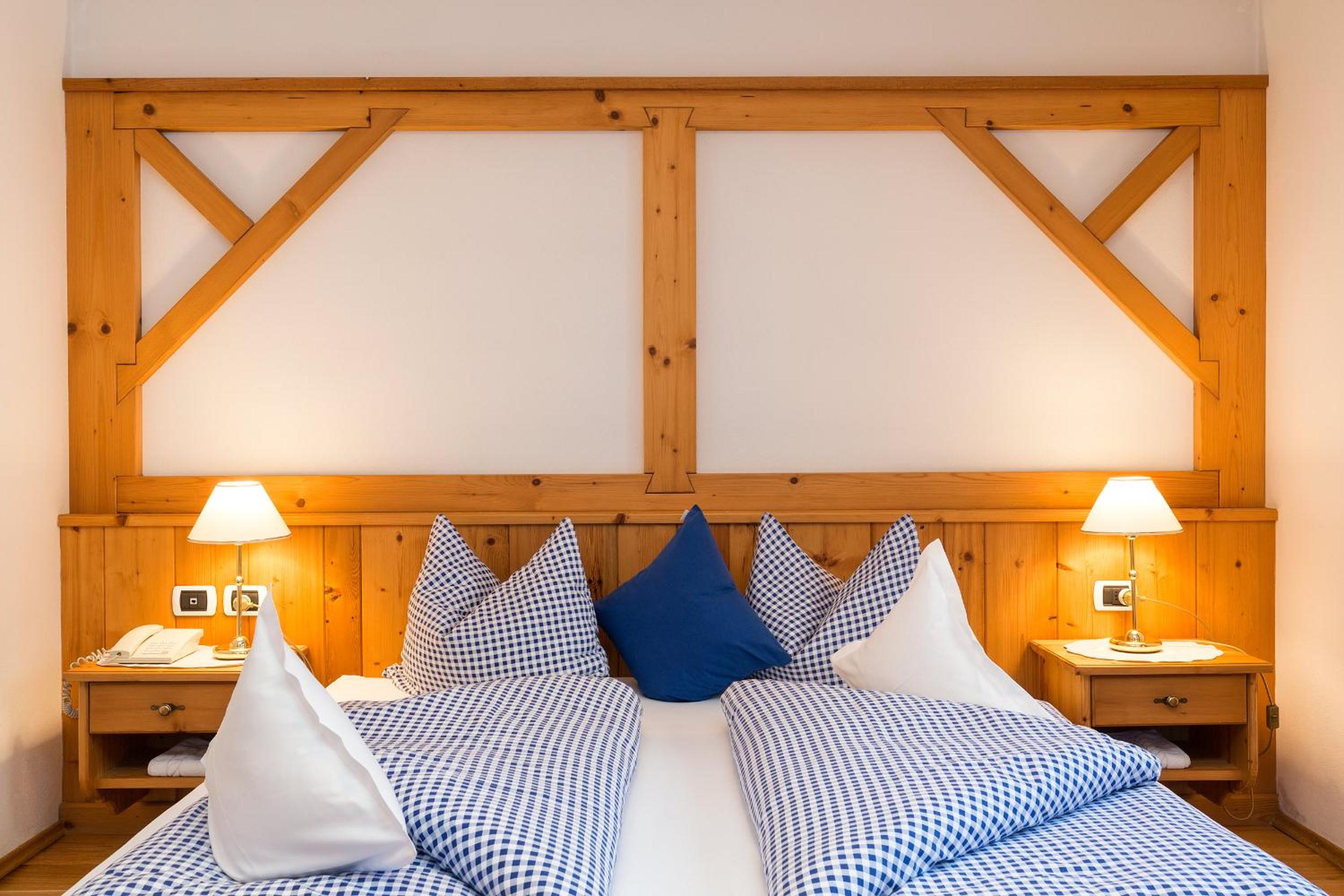 Junior Suite with Balcony - Photo 4