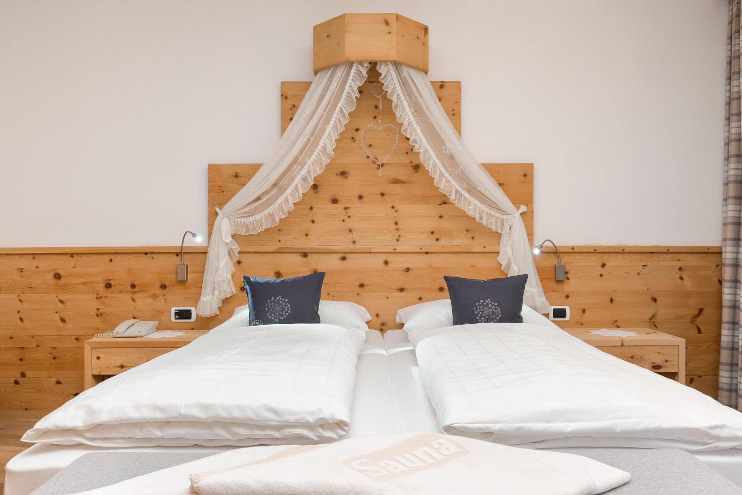 Deluxe Double or Twin Room with Balcony - Photo 5