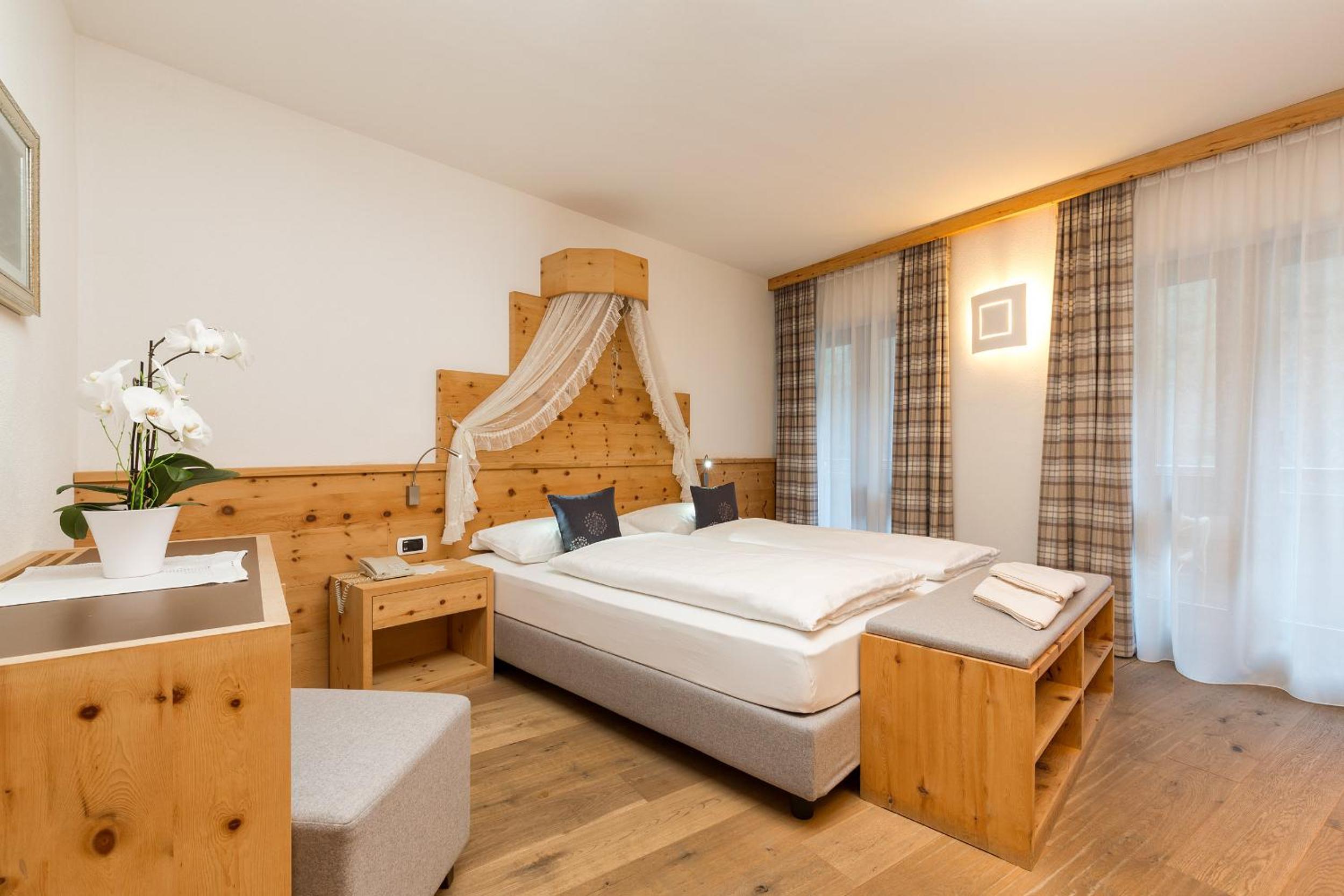 Deluxe Double or Twin Room with Balcony - Photo 12