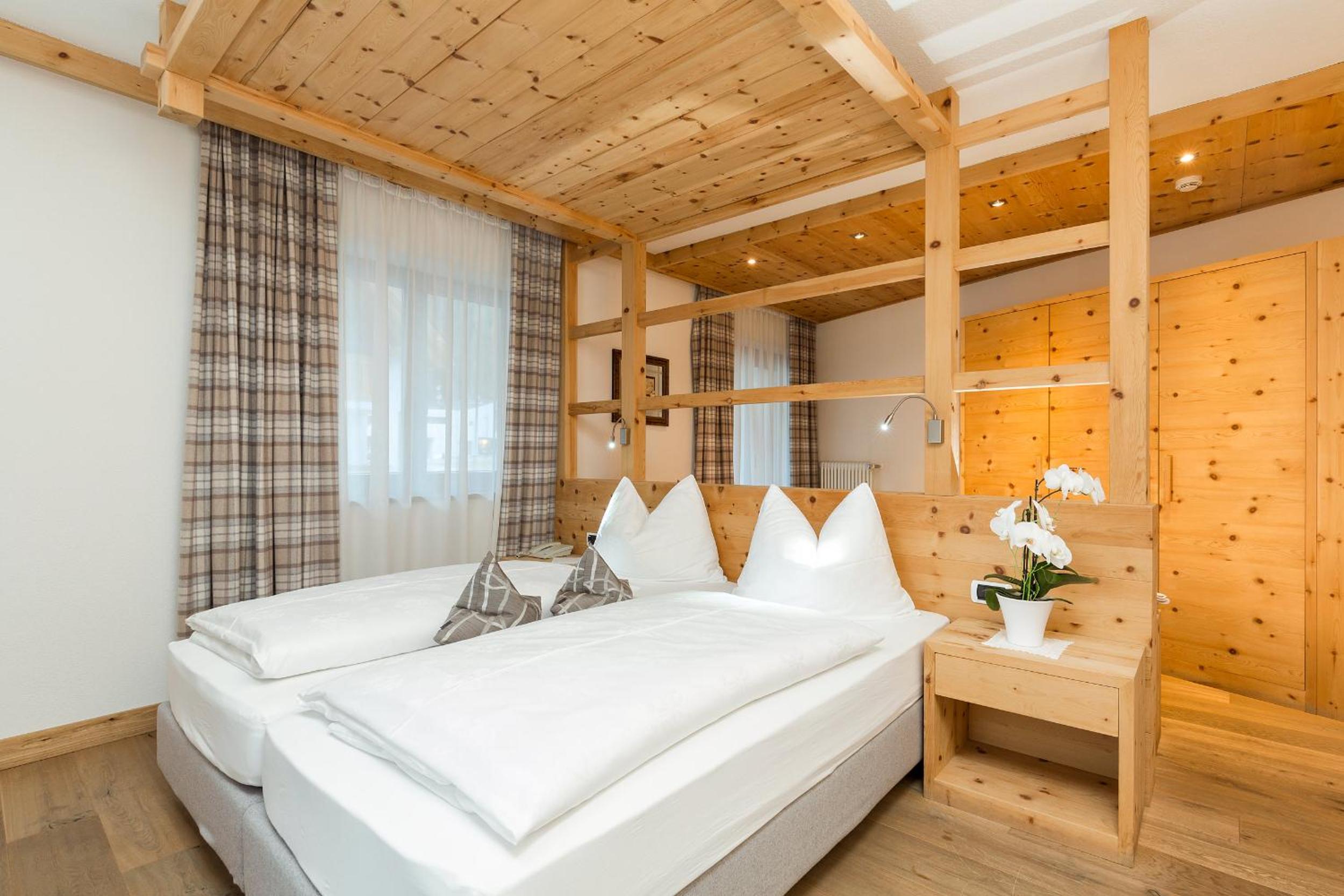 Deluxe Double or Twin Room with Balcony - Photo 13