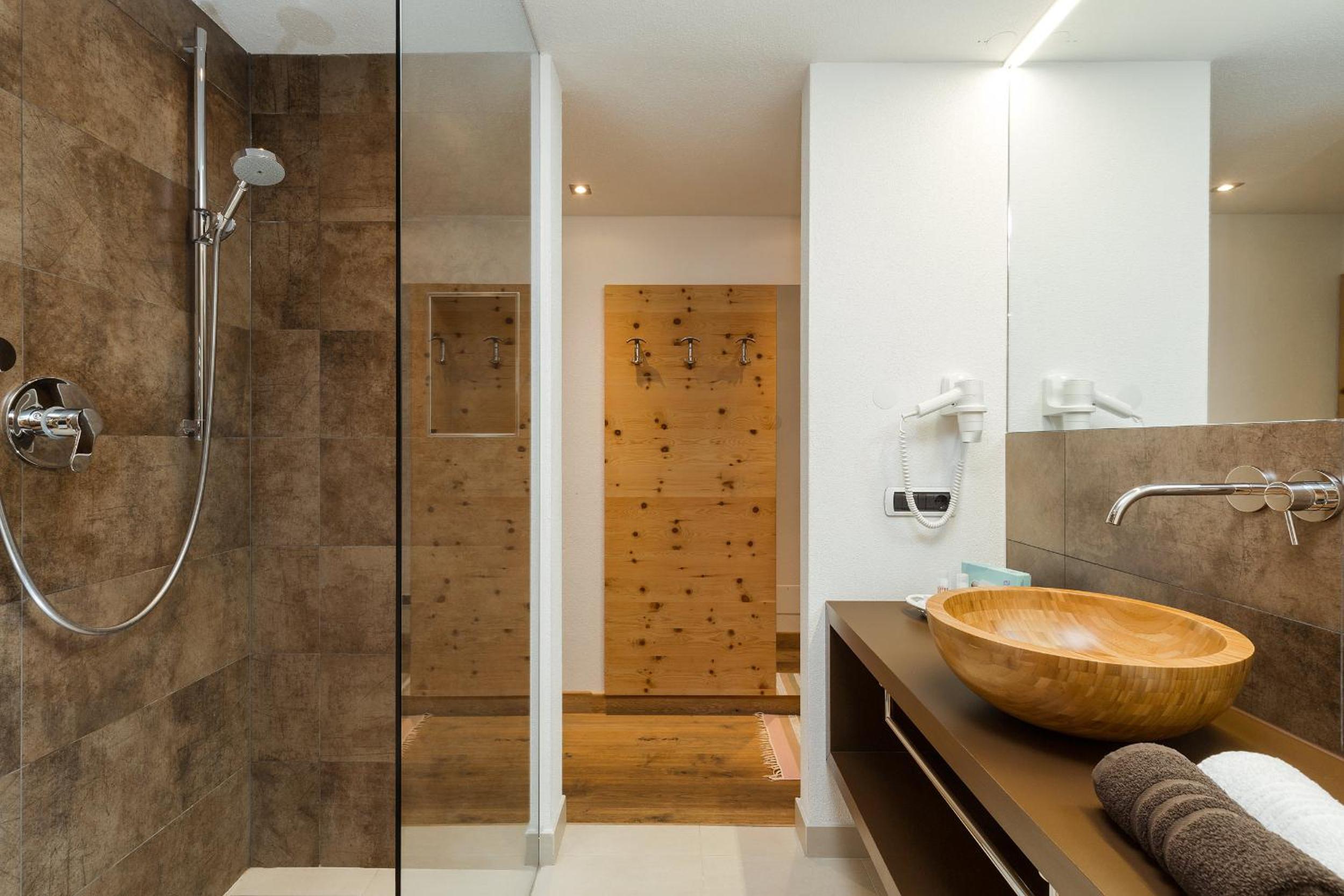 Deluxe Double or Twin Room with Balcony - Photo 6