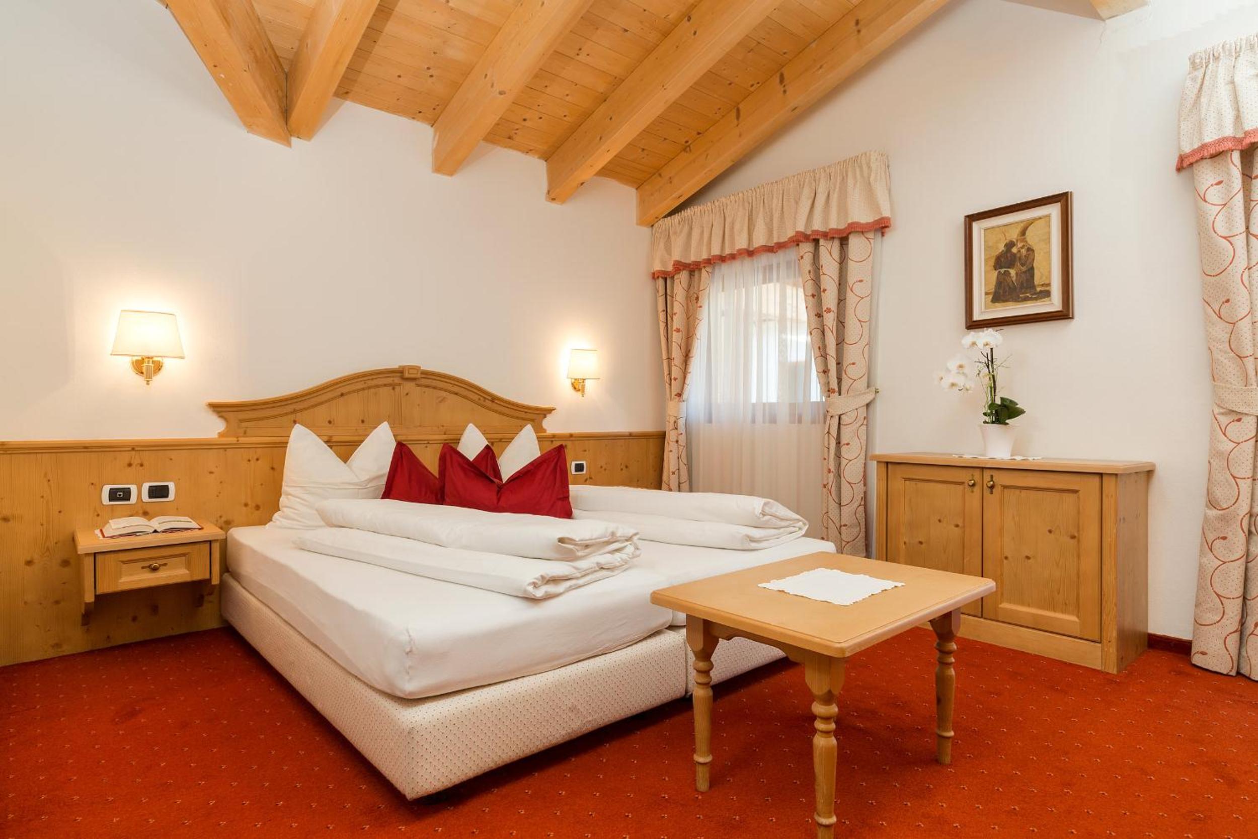 Superior Double or Twin Room with Balcony - Photo 8