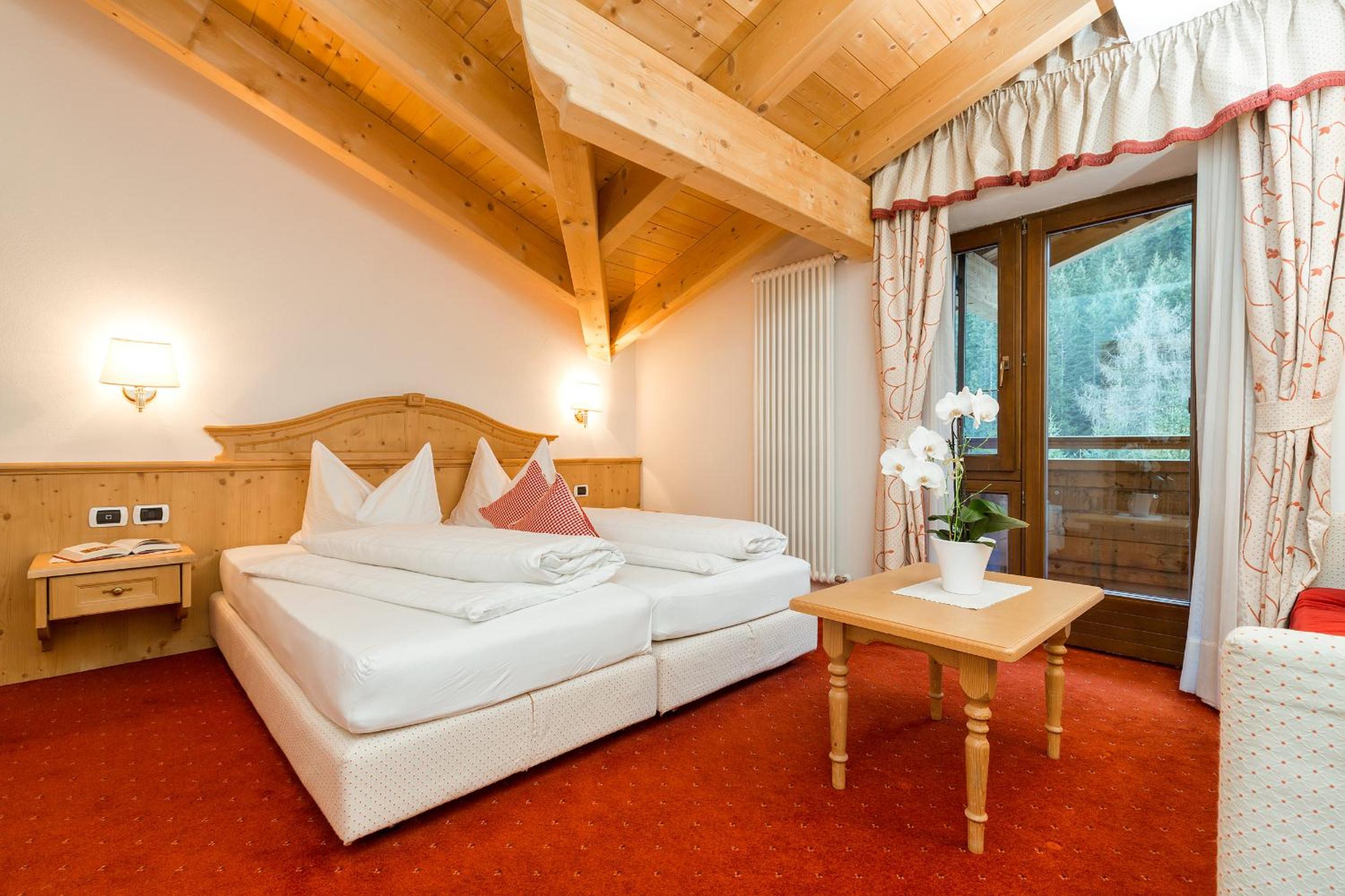 Superior Double or Twin Room with Balcony - Photo 9