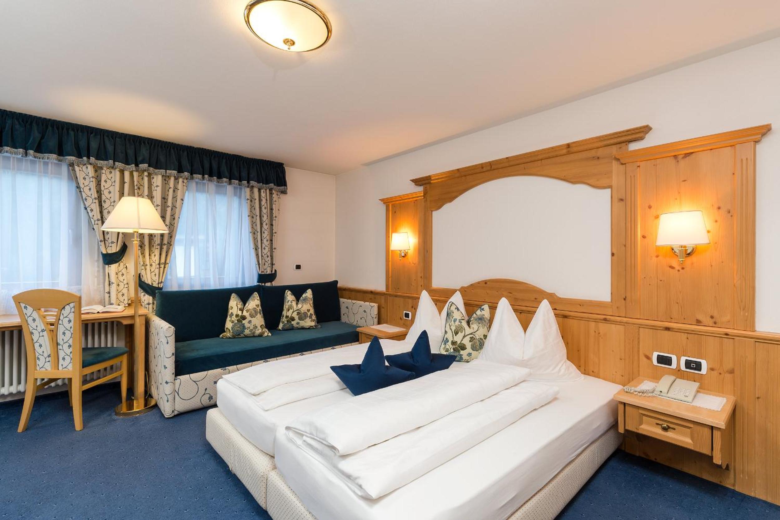 Superior Double or Twin Room with Balcony - Photo 6