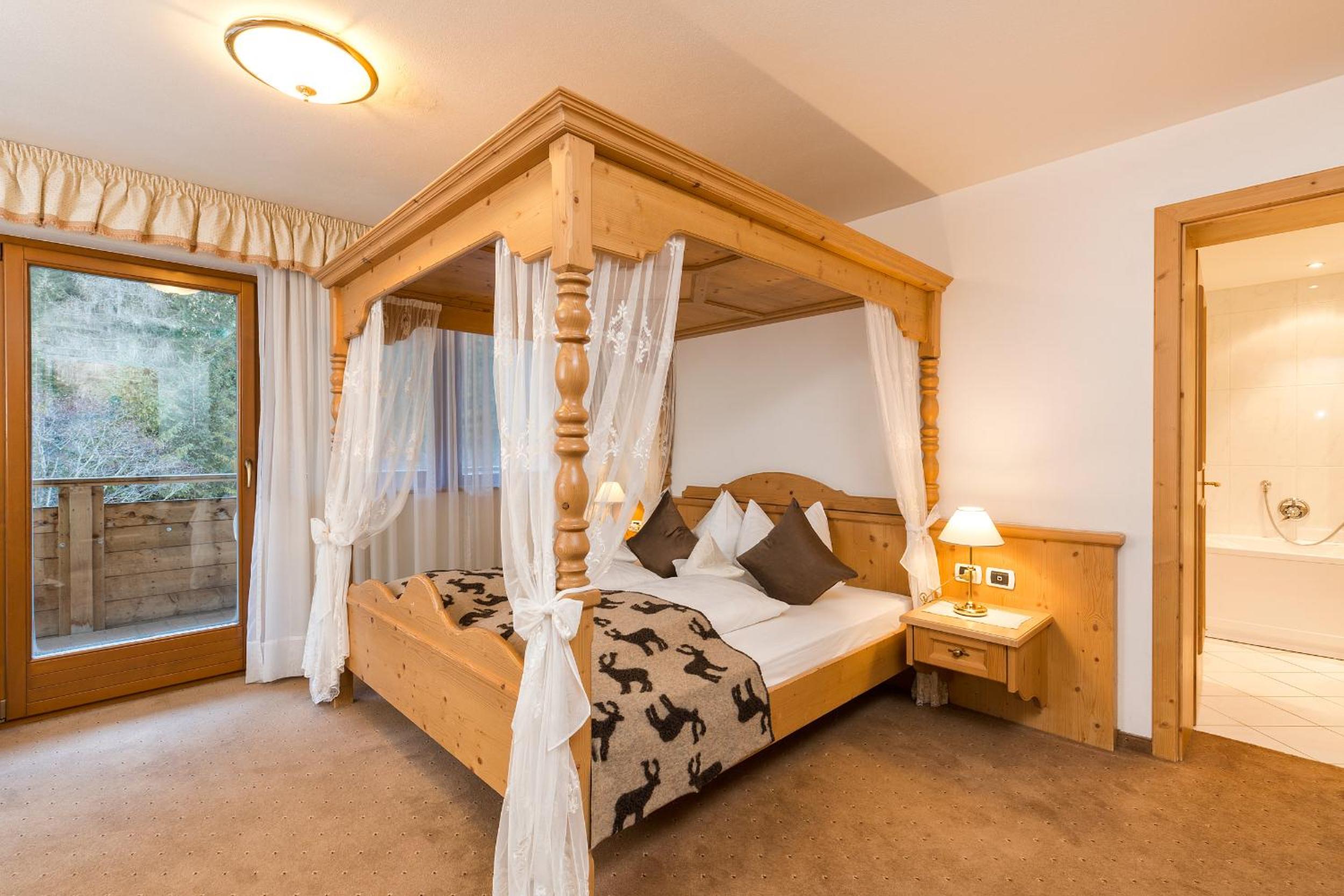 Superior Double or Twin Room with Balcony - Photo 2