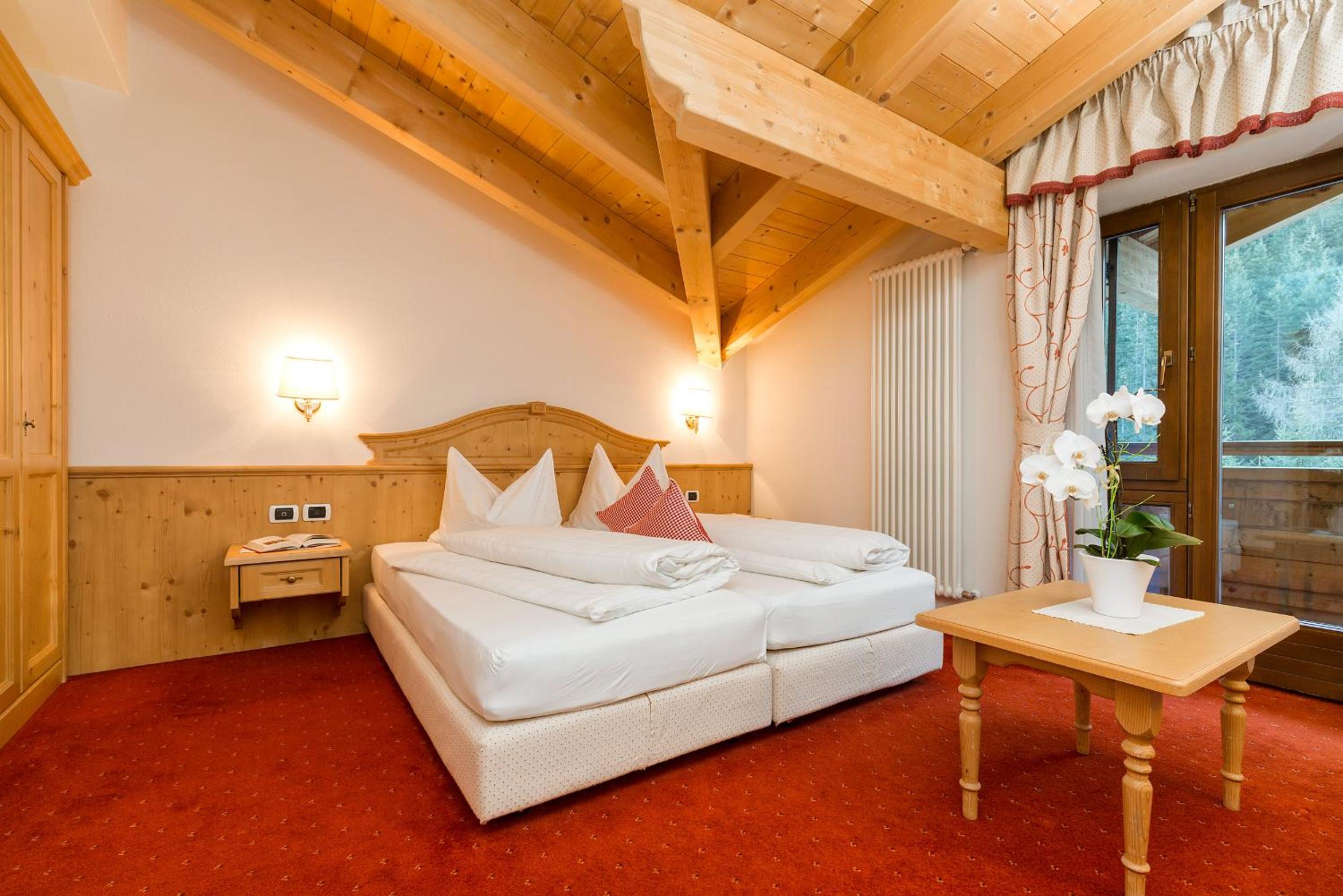 Superior Double or Twin Room with Balcony - Photo 10