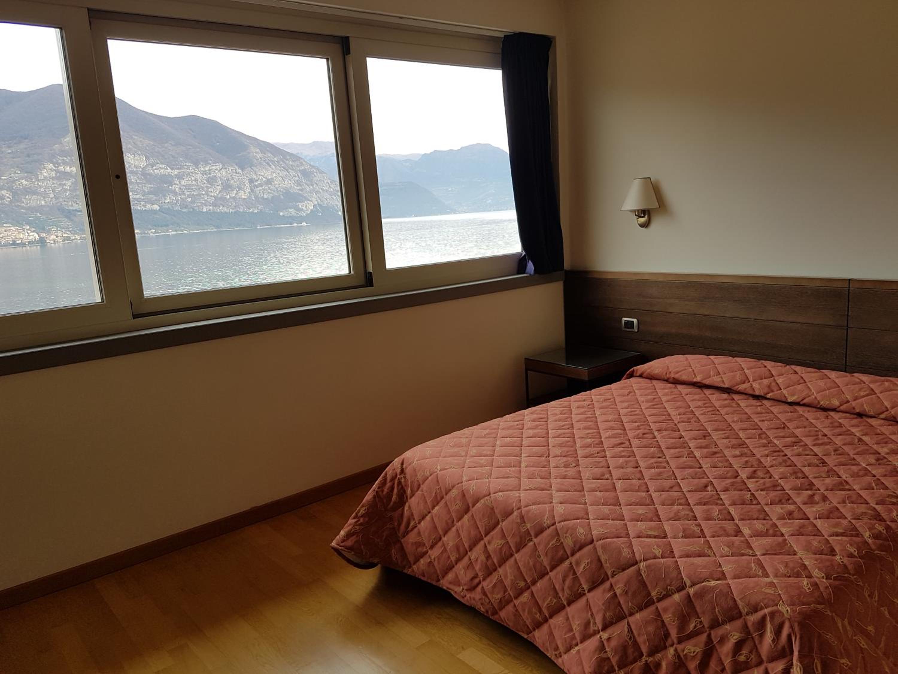 King Room with Lake View - Photo 1