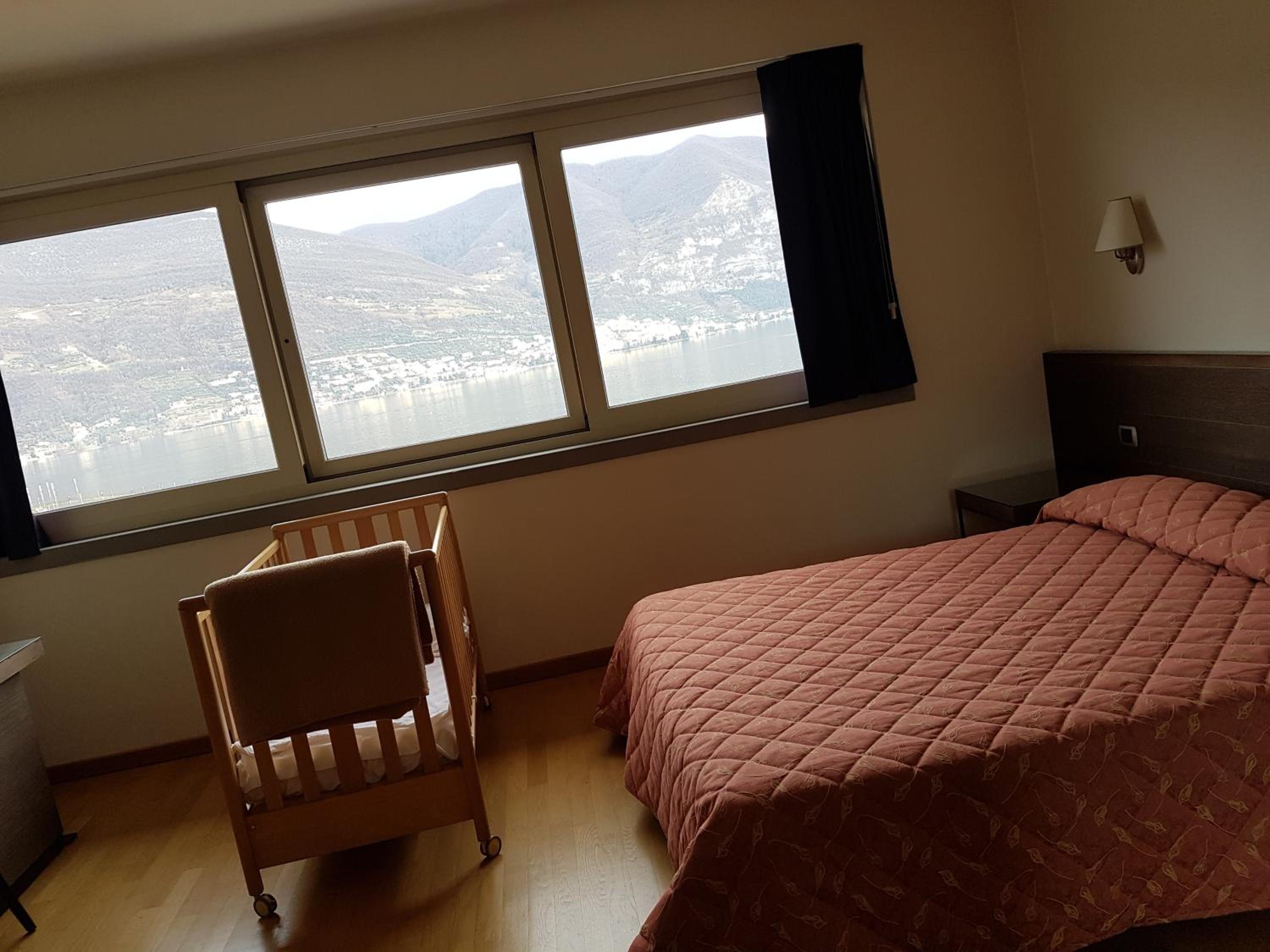 King Room with Lake View - Photo 7