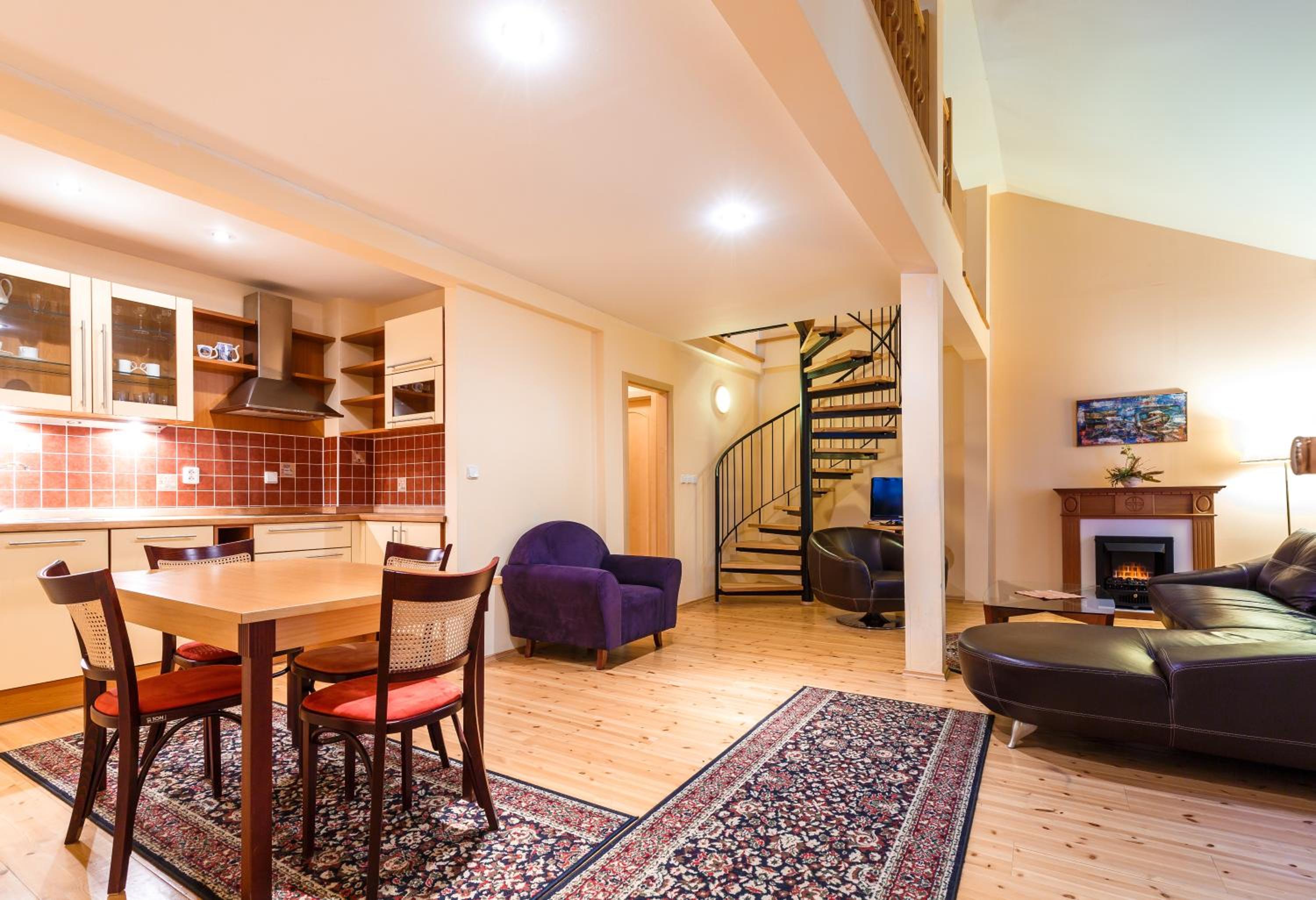 Two-Bedroom Penthouse Apartment - Photo 5