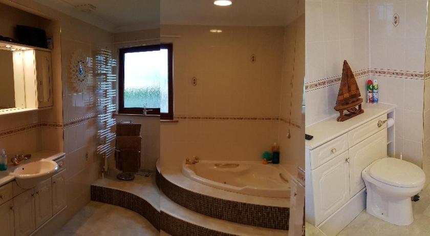 Double Room with Private External Bathroom photo 3