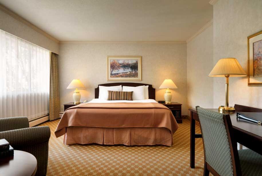 Queen Room - Non-Smoking - Photo 3