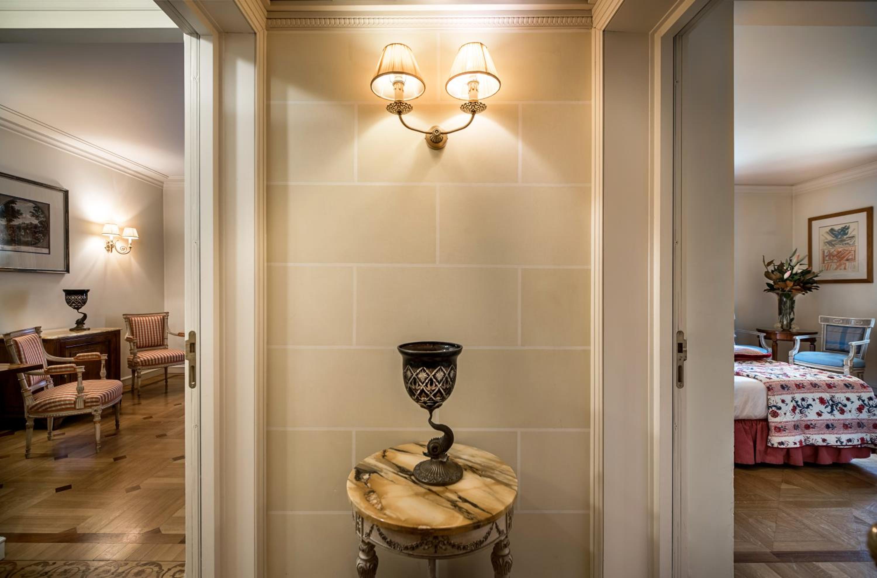 Suite - Photo 3