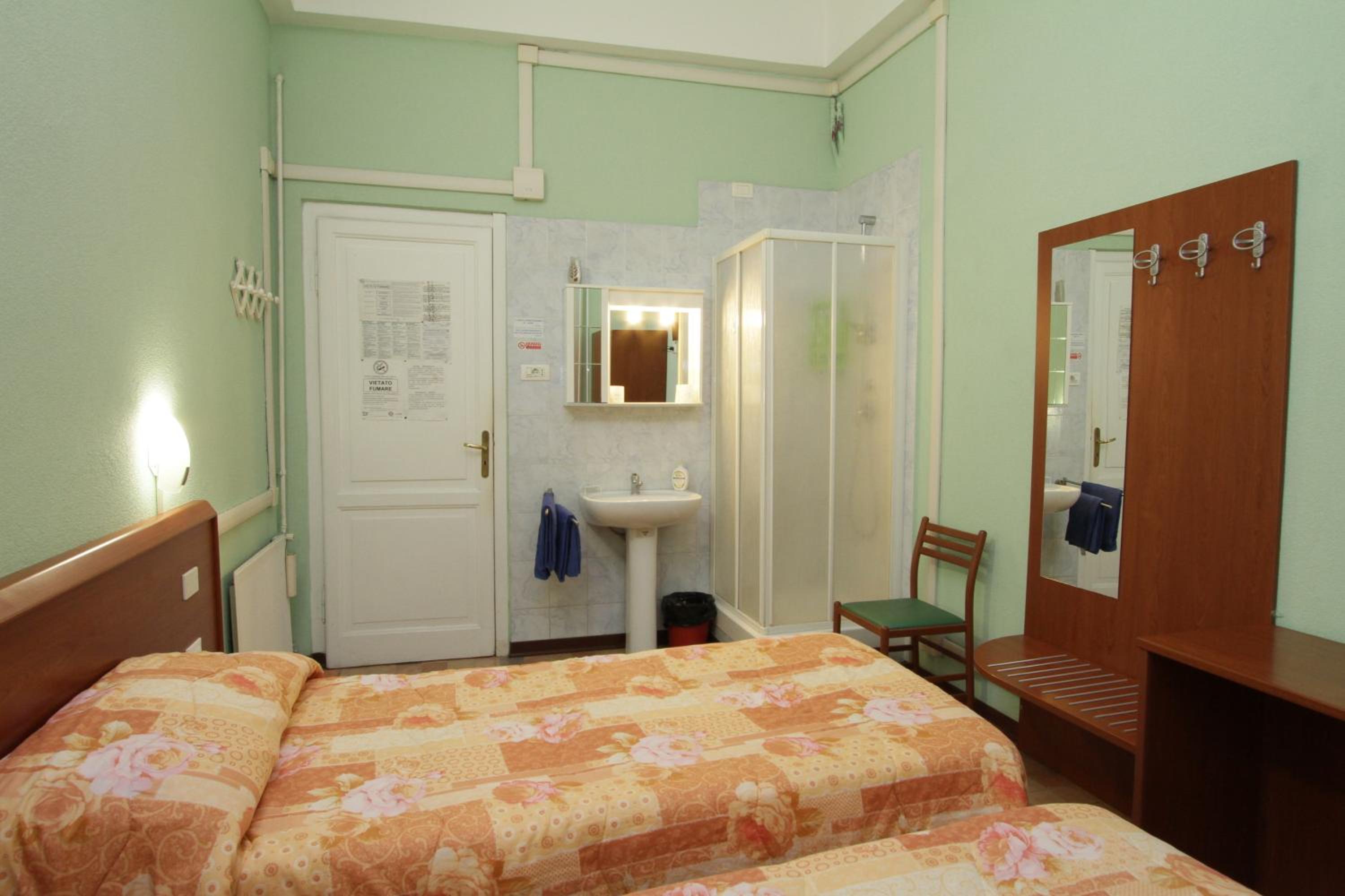 Double or Twin Room with Shower