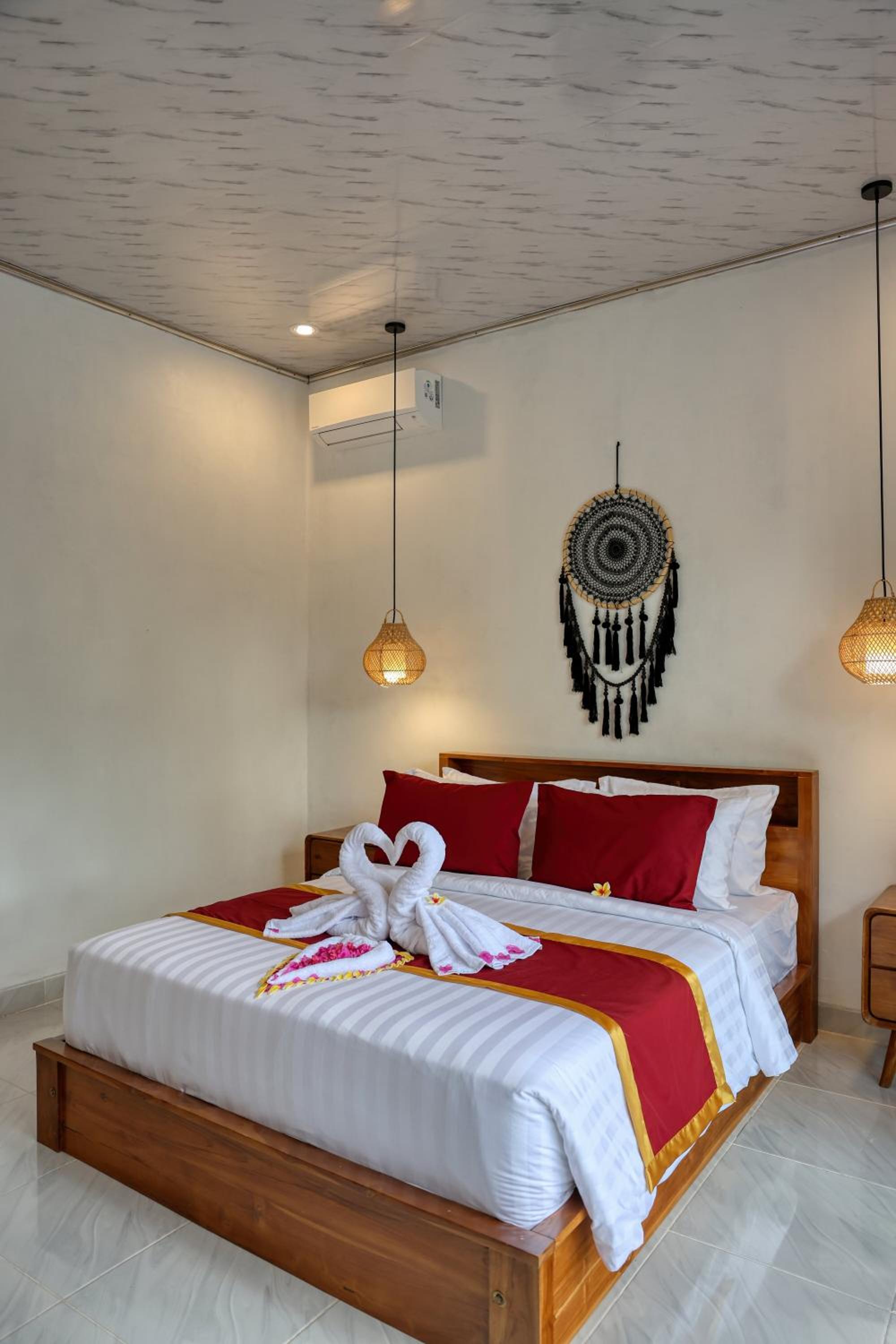 Deluxe Double Room with Balcony photo 2