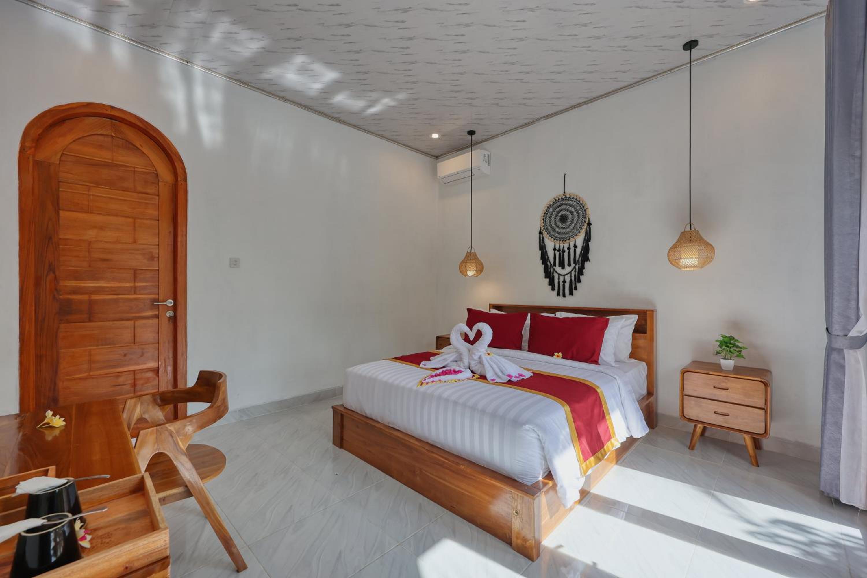 Deluxe Double Room with Balcony photo 3