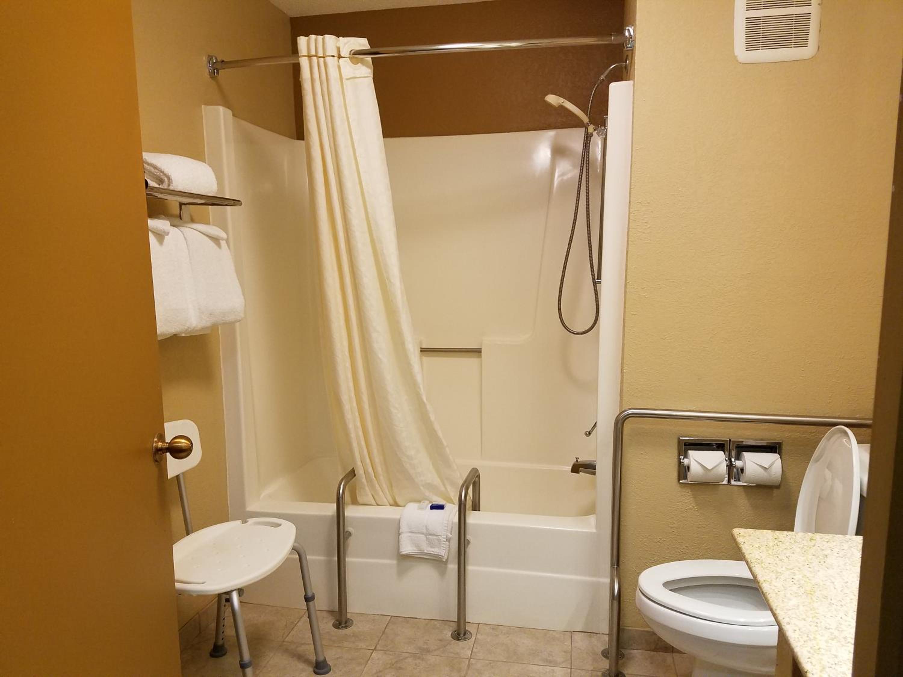 King Room - Disability Access - Photo 8